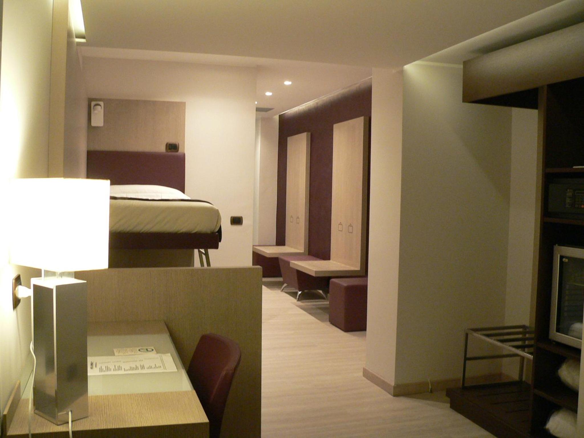 Quadruple Room with Private Bathroom photo 1