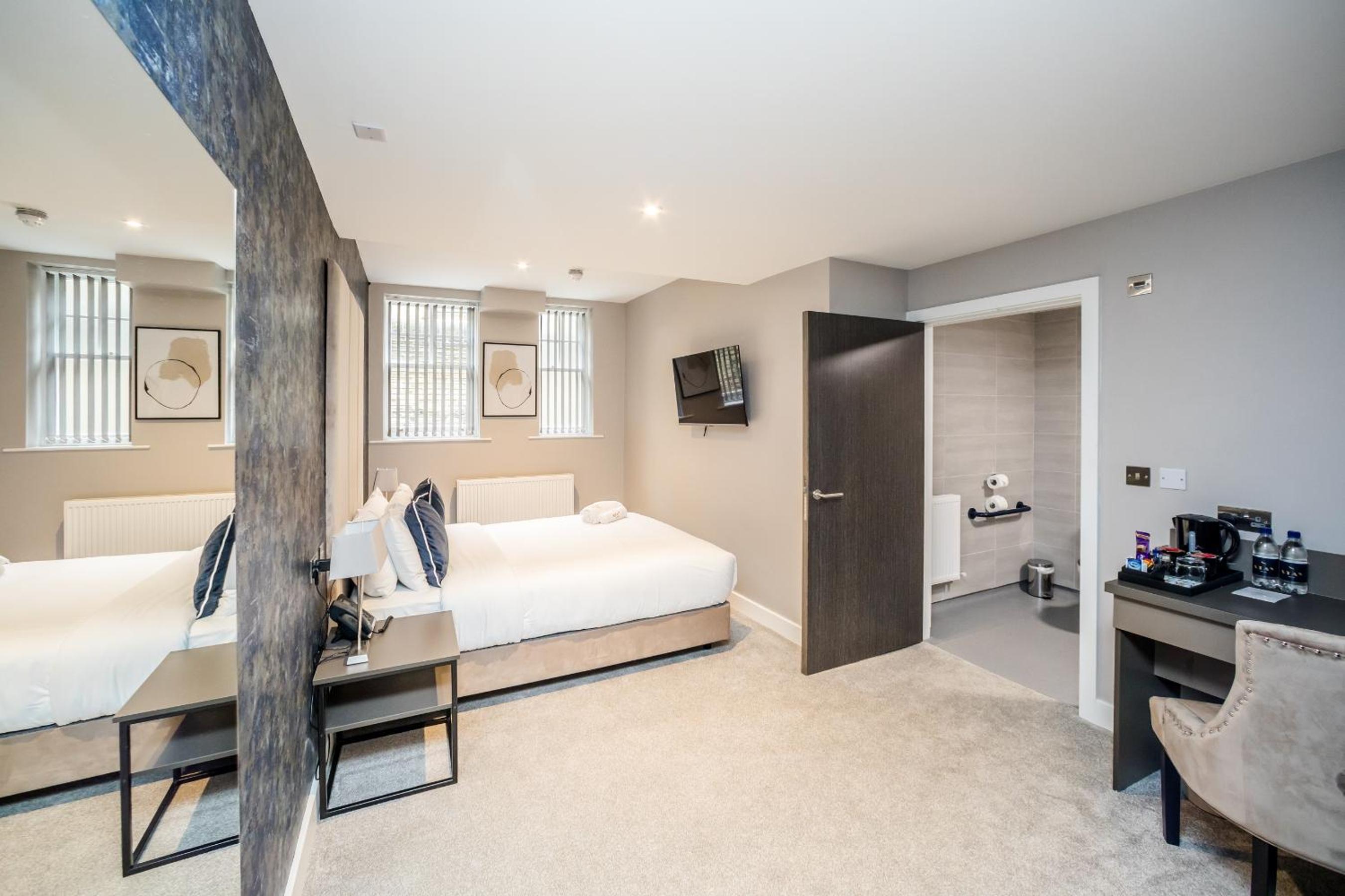 Queen Room - Disability Access