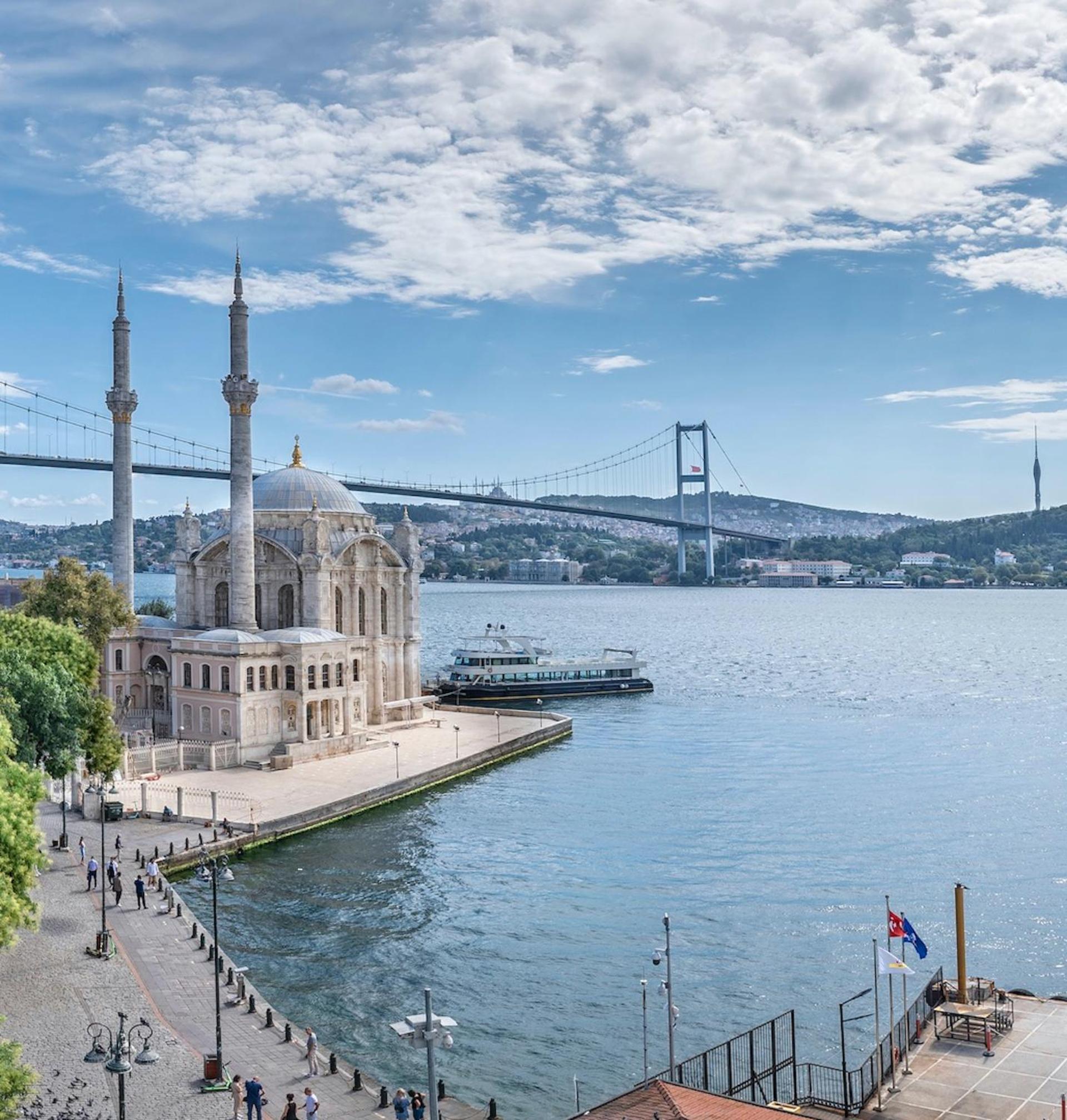 Superior Bosphorus Room
