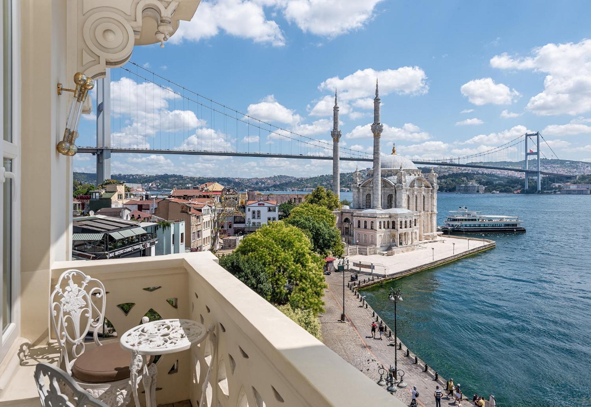 Executive Bosphorus Suite