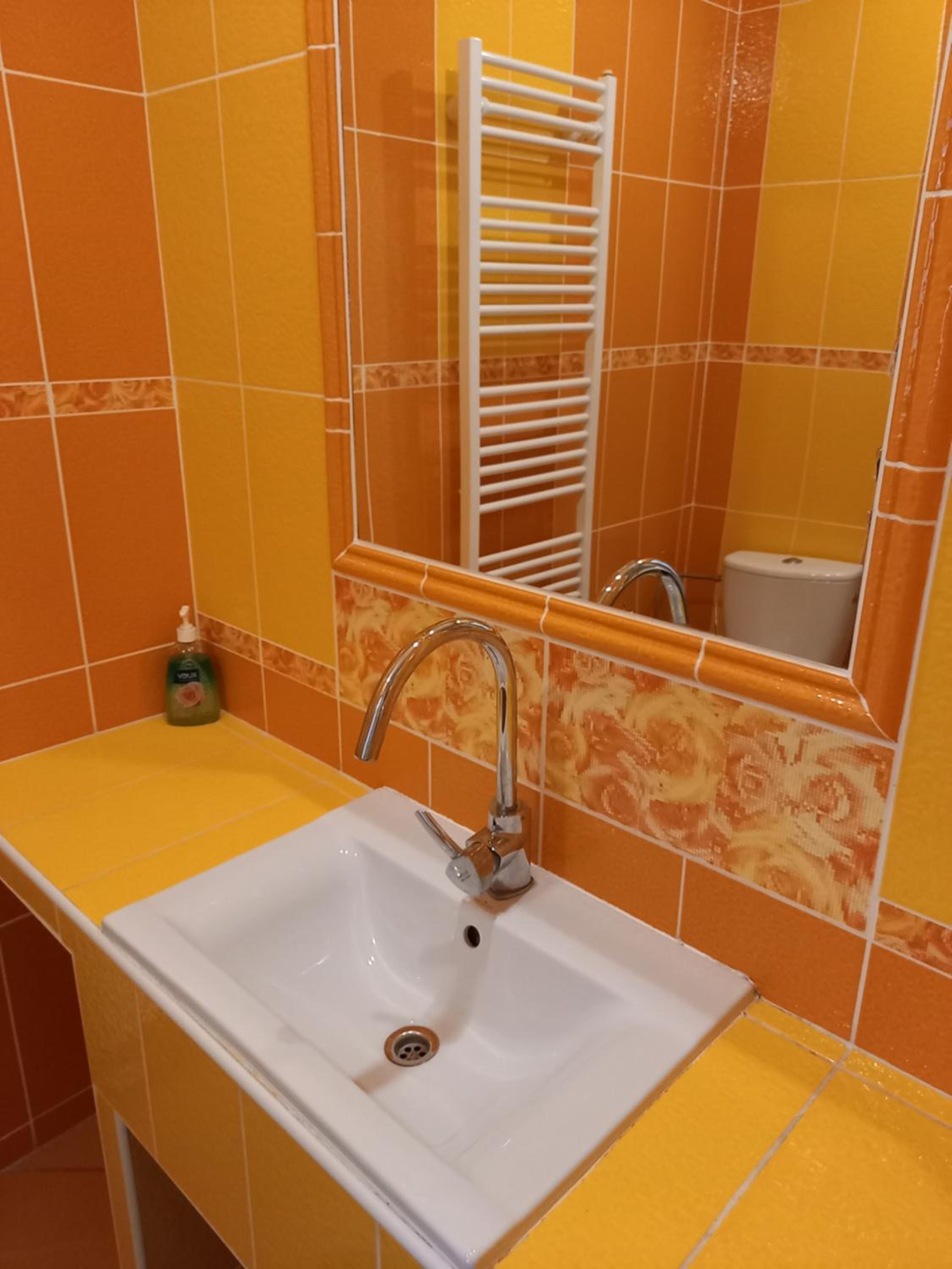 Apartment with Balcony - Photo 5