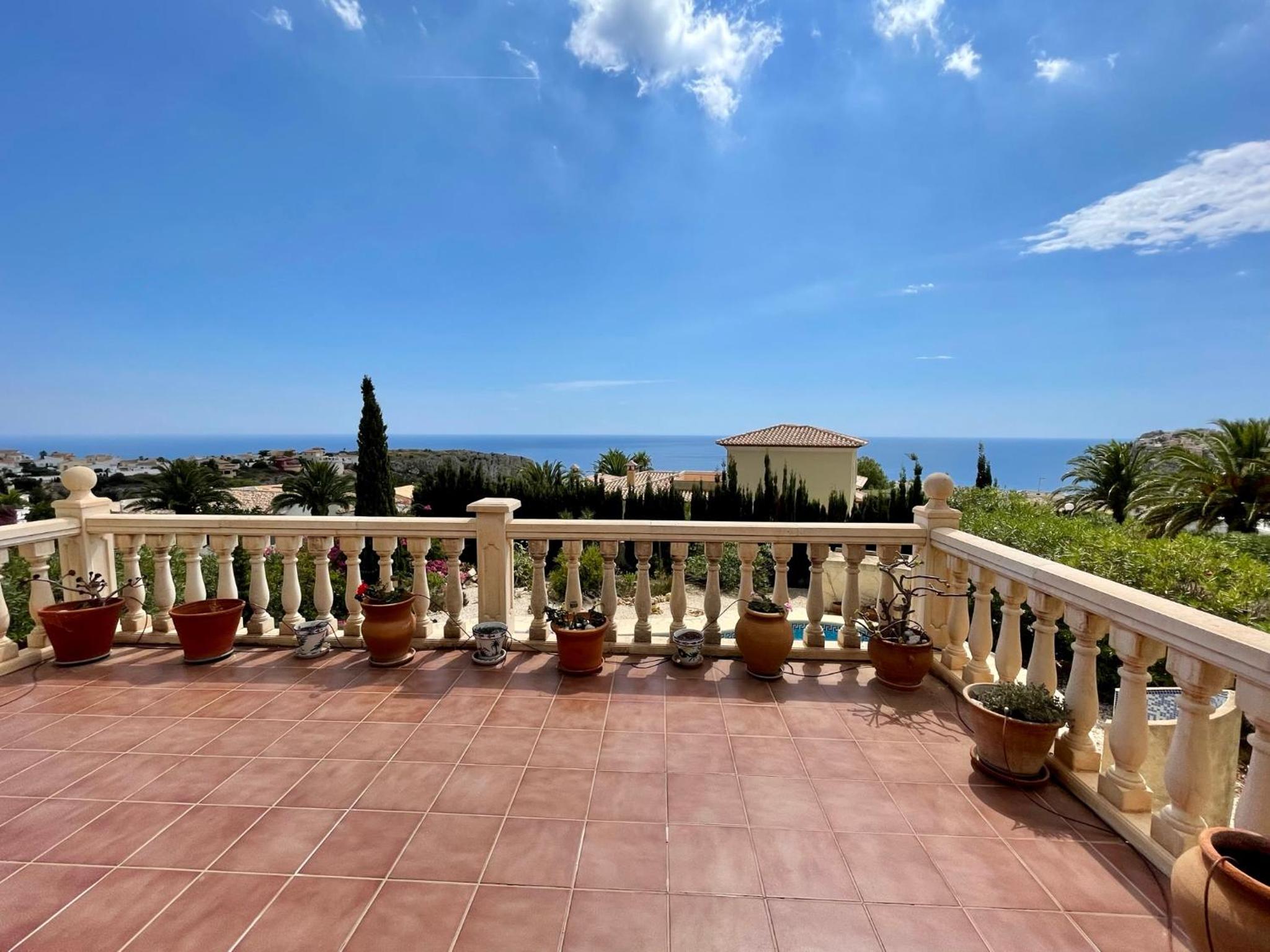 Three-Bedroom Villa photo 2