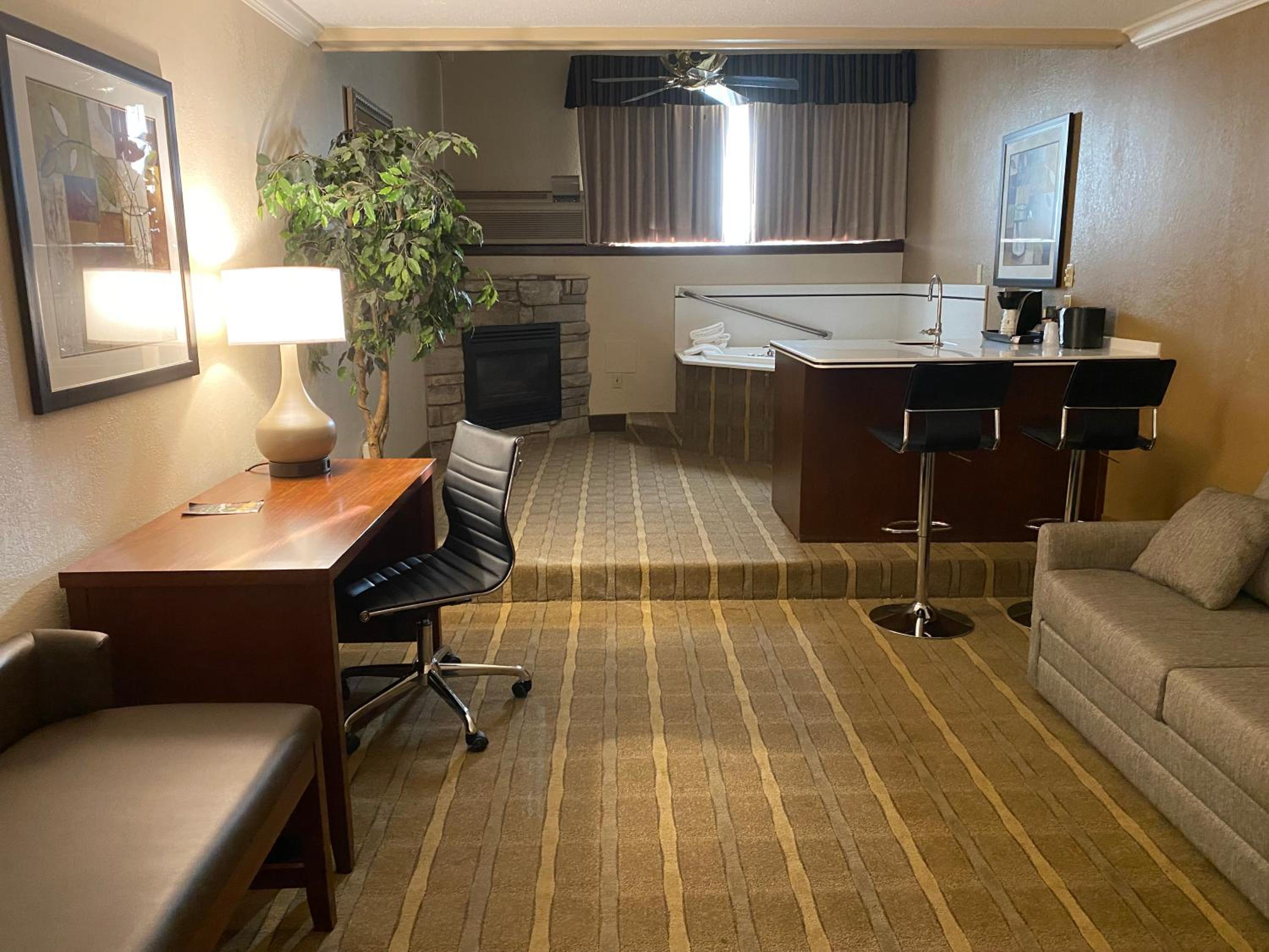 Suite with Sofa Bed - Photo 4