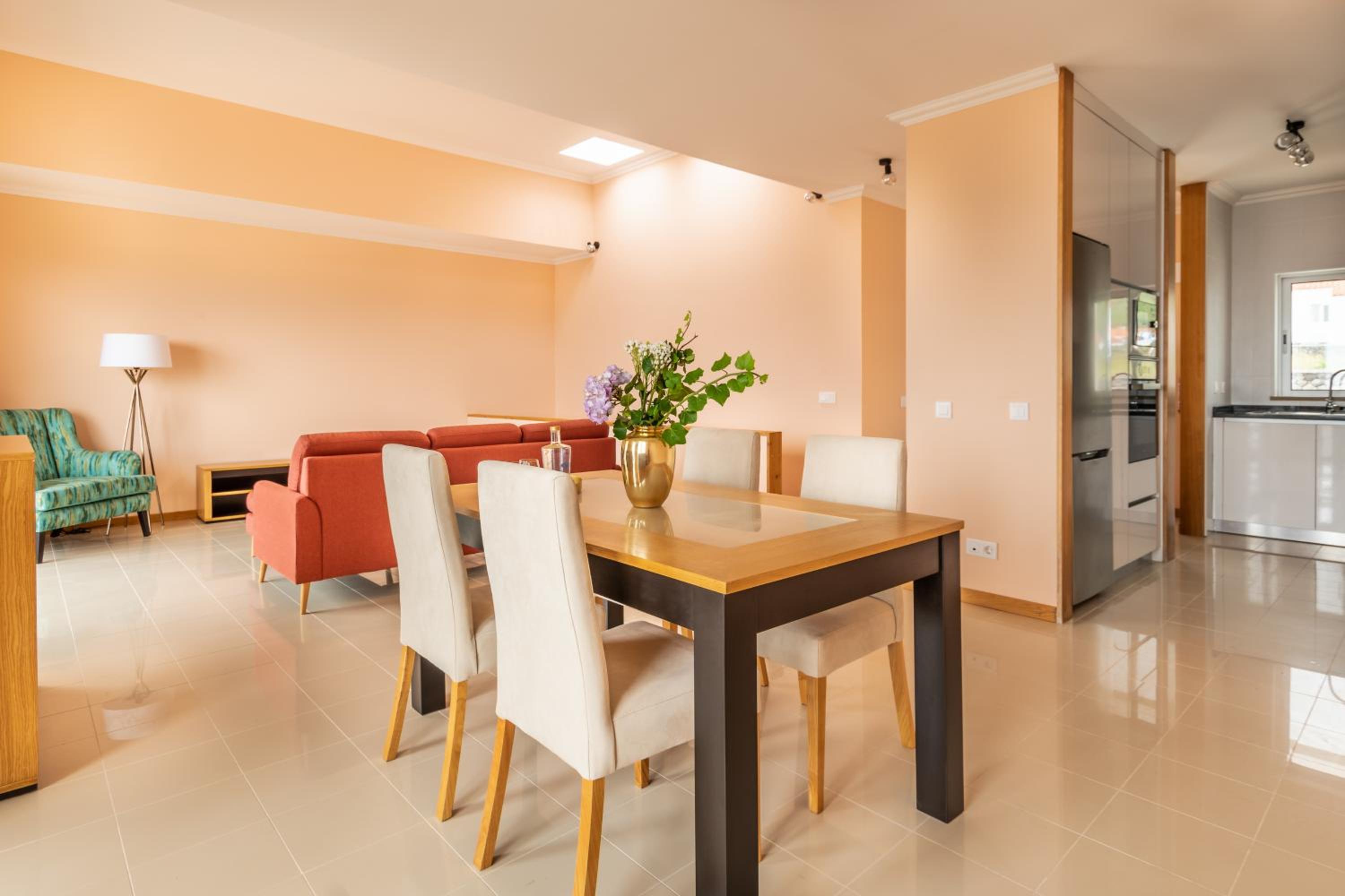 Two-Bedroom Apartment with Partial Sea View - Photo 11