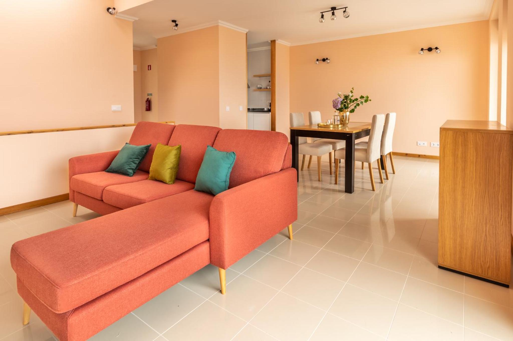 Two-Bedroom Apartment with Partial Sea View - Photo 20