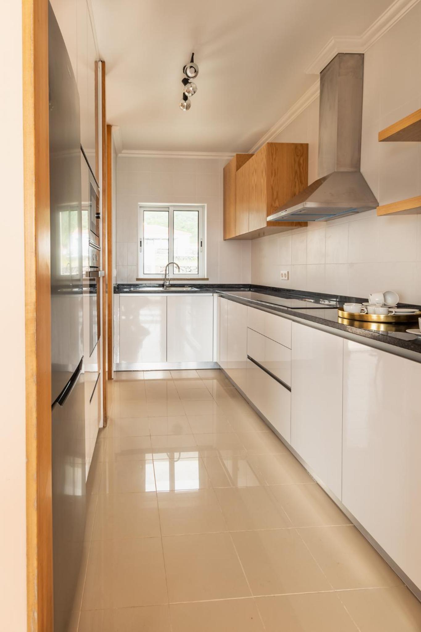 Two-Bedroom Apartment with Partial Sea View - Photo 27