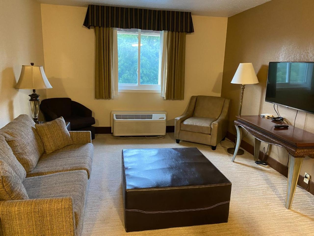 King Suite - Photo 1