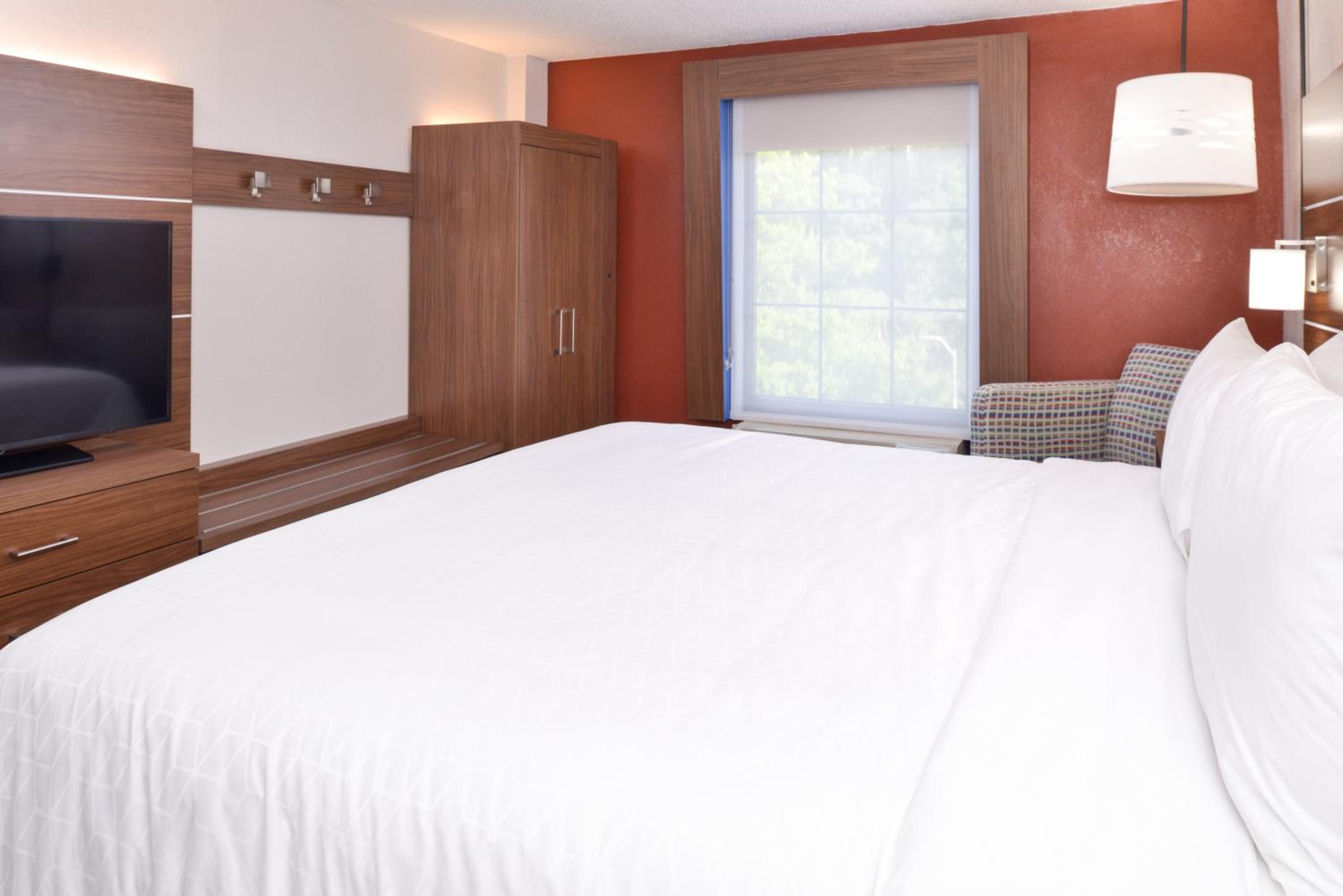 One-Bedroom King Suite - Photo 1