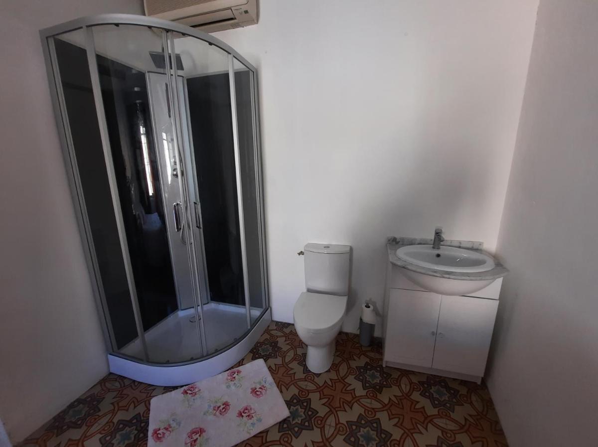Deluxe King Suite - Photo 4
