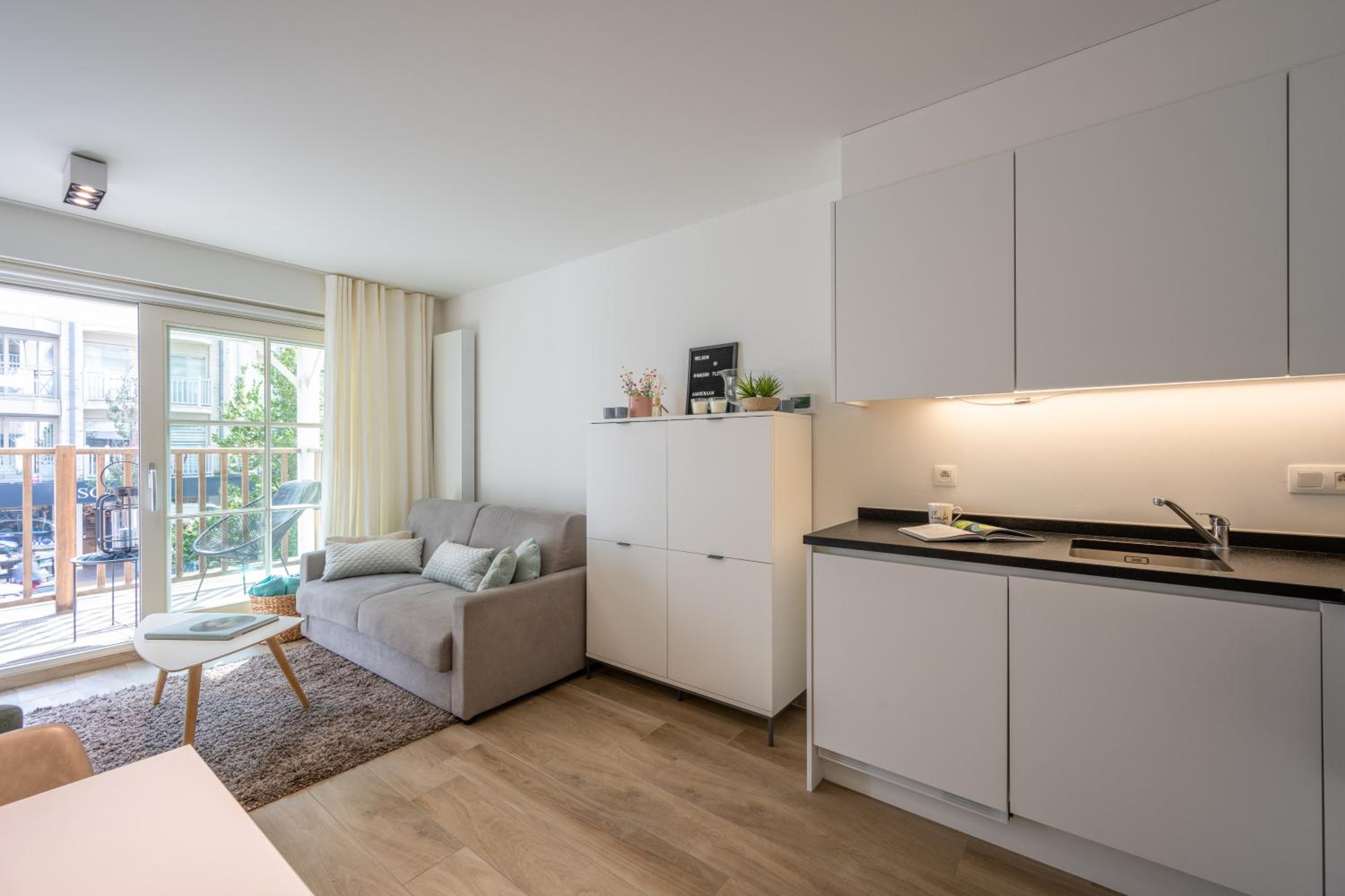 Apartment with Terrace - Photo 9