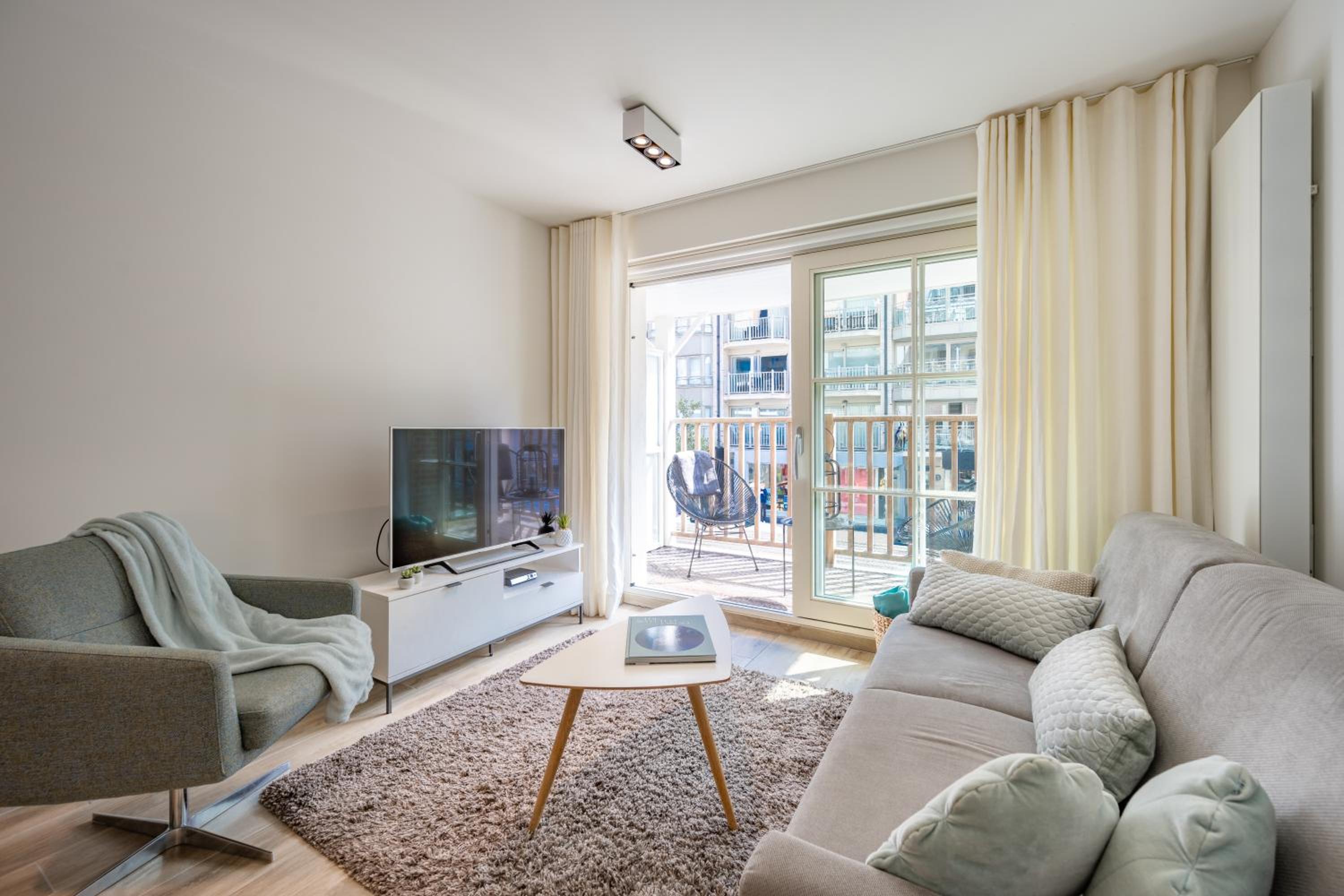Apartment with Terrace - Photo 1