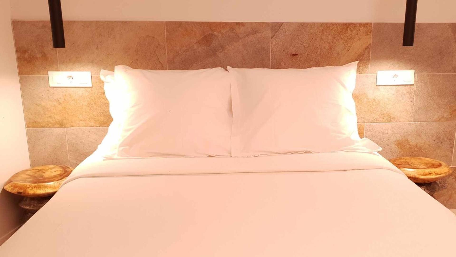 Economy Double Room - Photo 9
