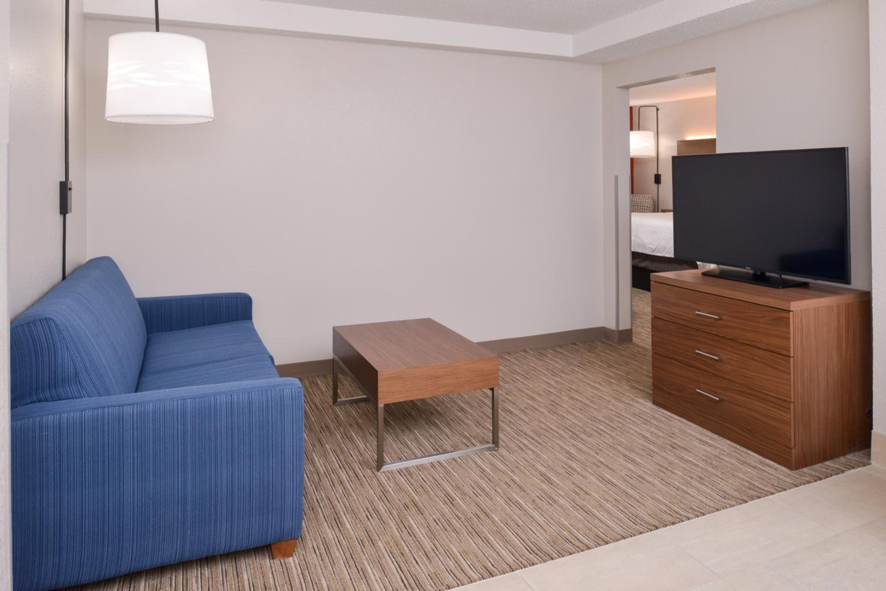 One-Bedroom King Suite - Photo 5