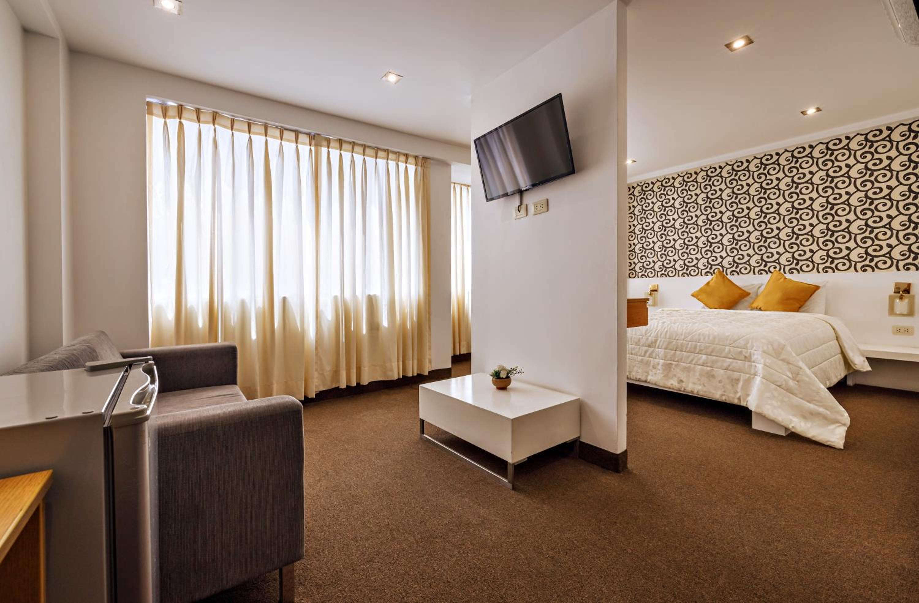 King Suite with Spa Bath photo 2