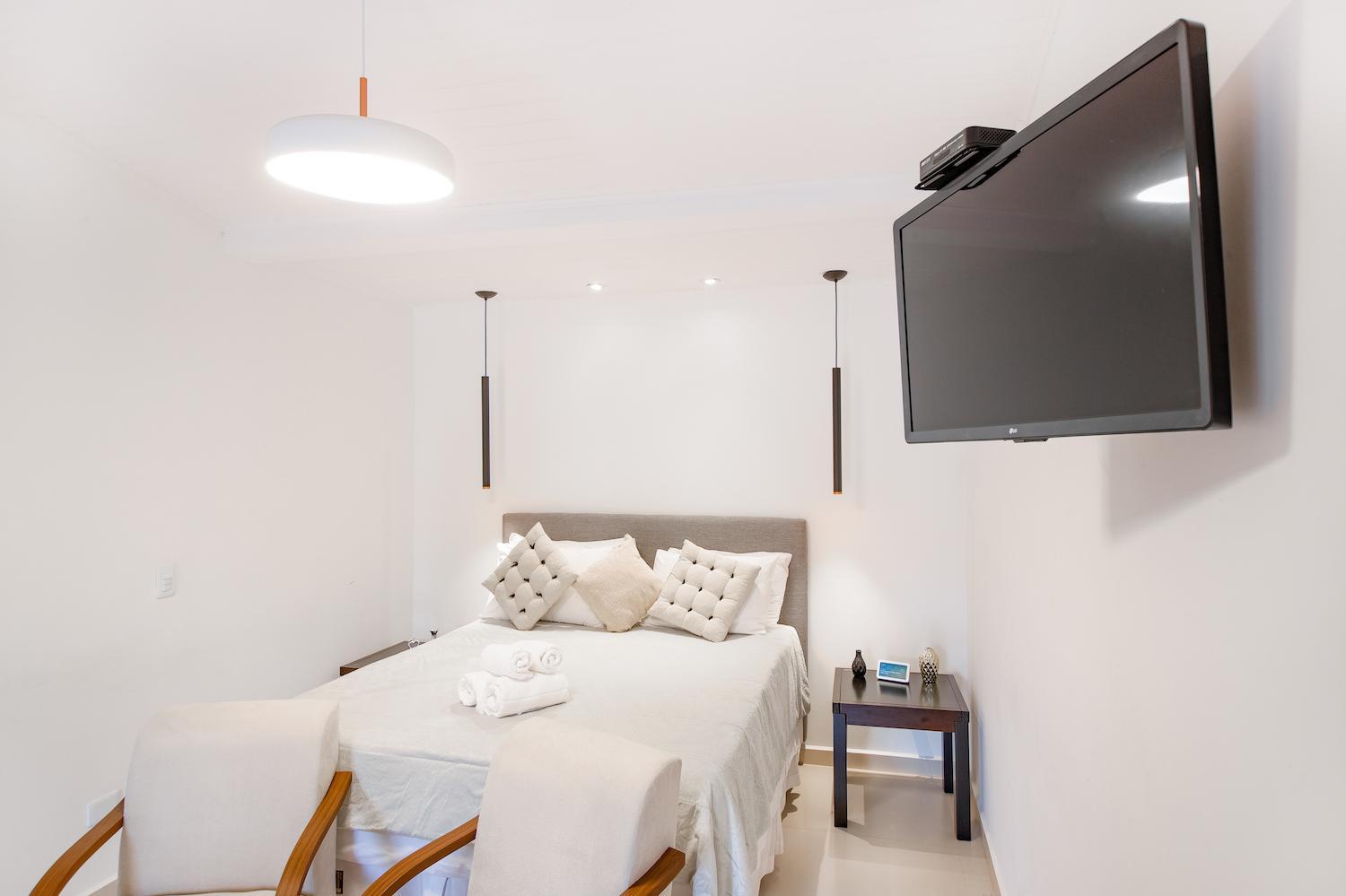 Deluxe Suite with Spa Bath photo 3