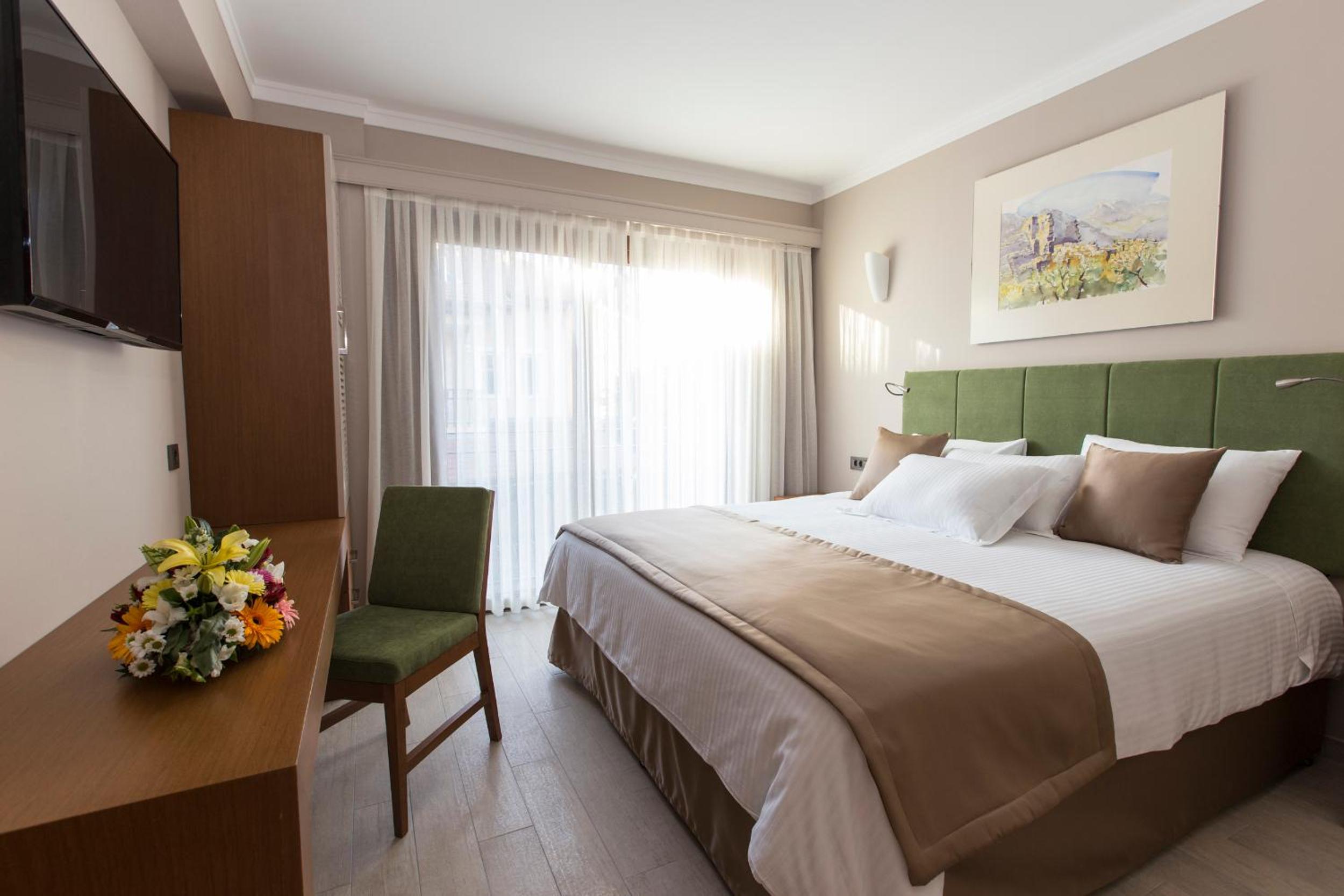 Standard Double or Twin Room photo 1