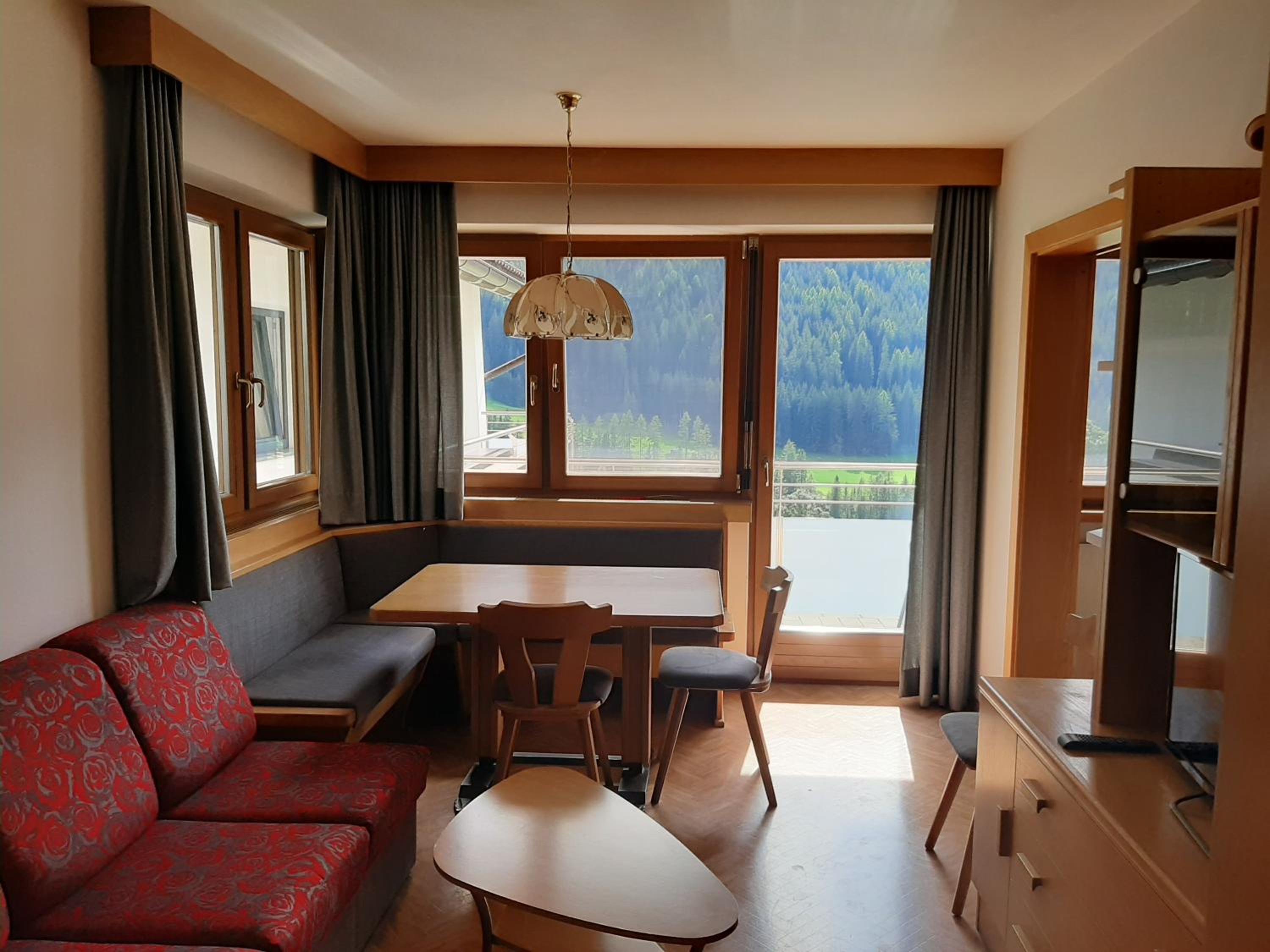 One-Bedroom Apartment with Balcony