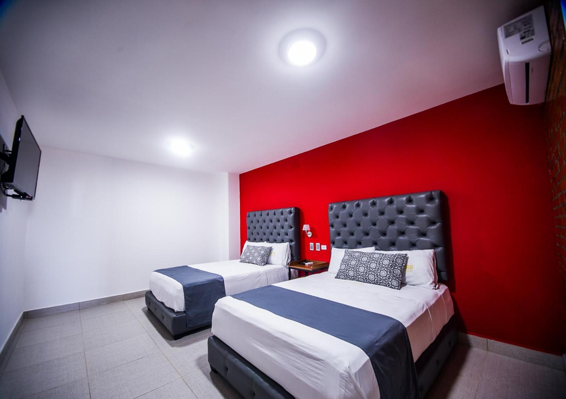 Superior Double Room with Two Double Beds - Photo 37