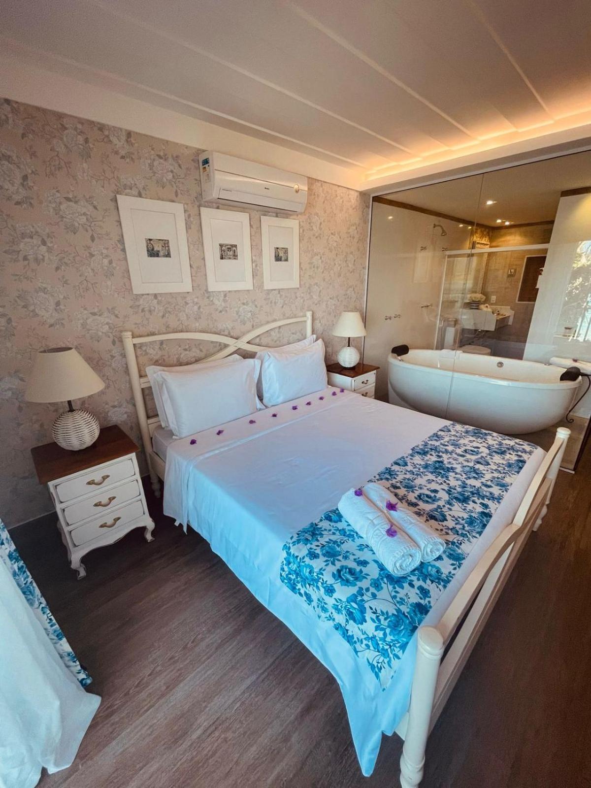Deluxe Suite with Spa Bath photo 1
