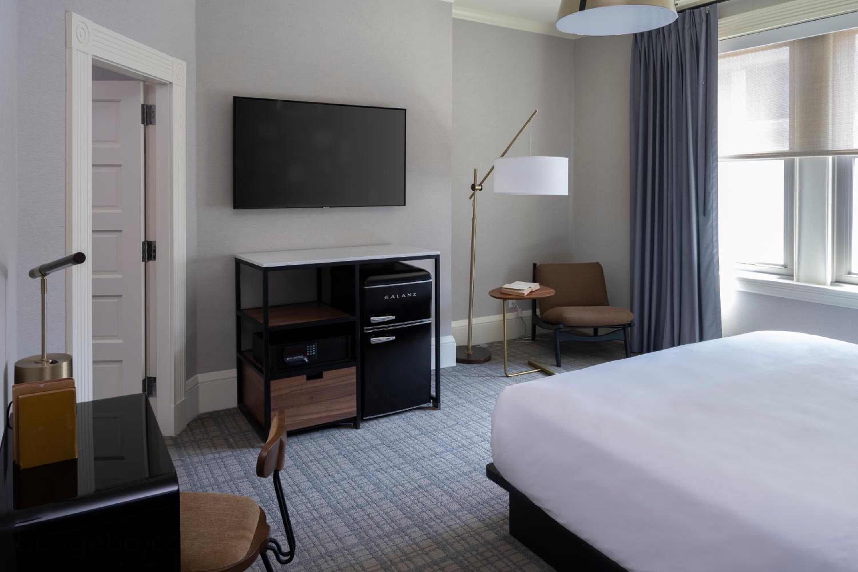 Queen Room - Disability Access