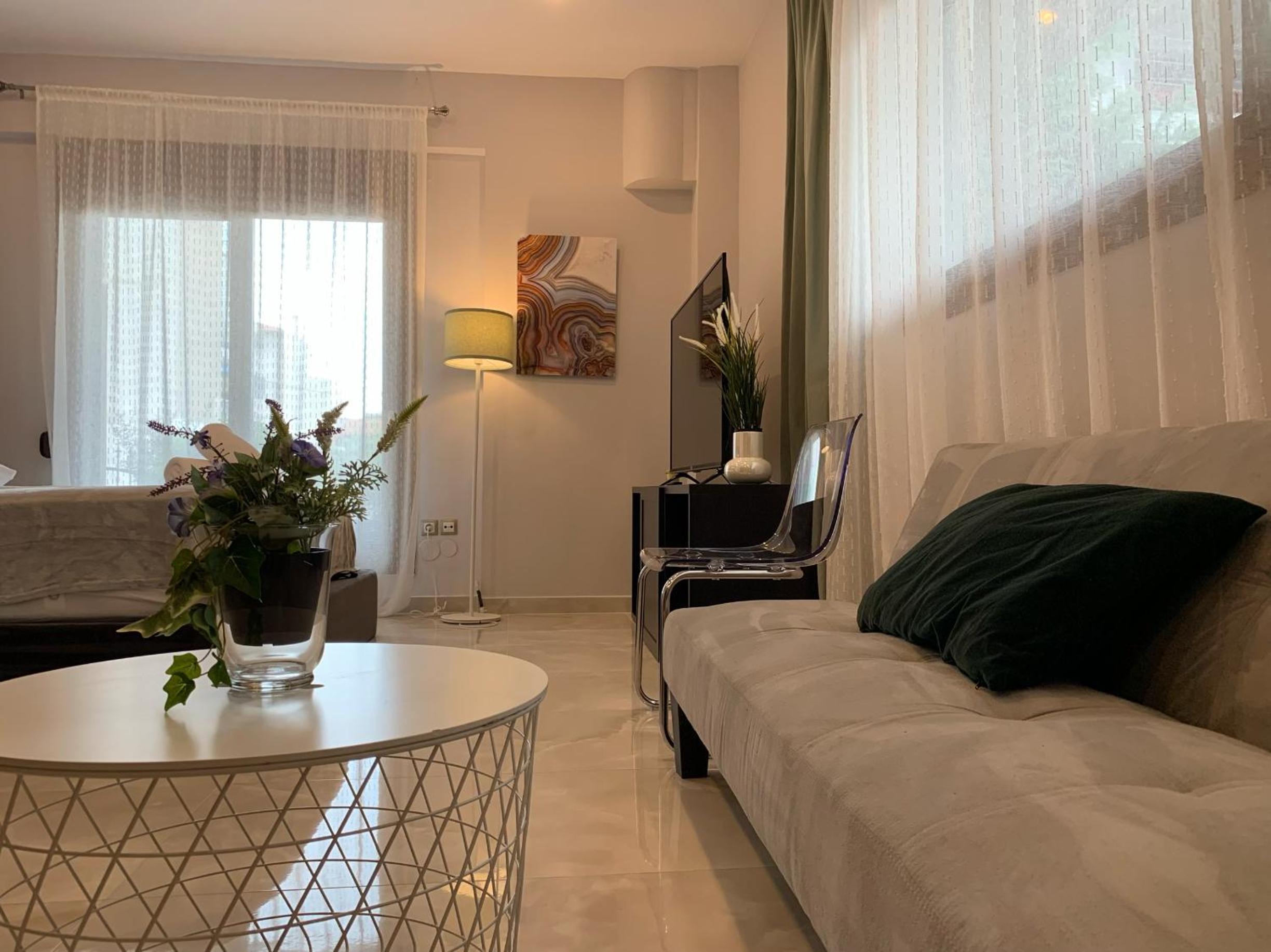 One-Bedroom Apartment - Photo 14