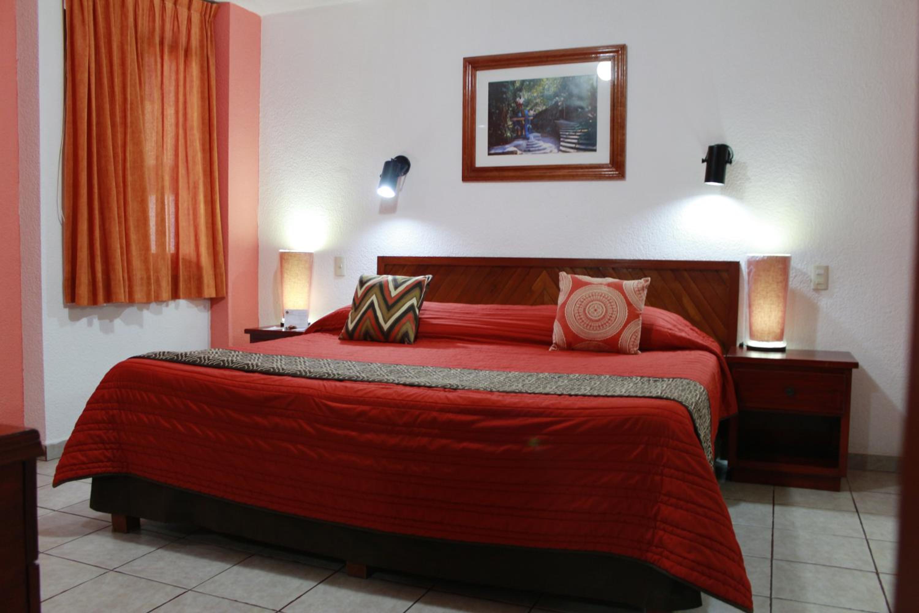 Junior Suite with Pool View photo 2