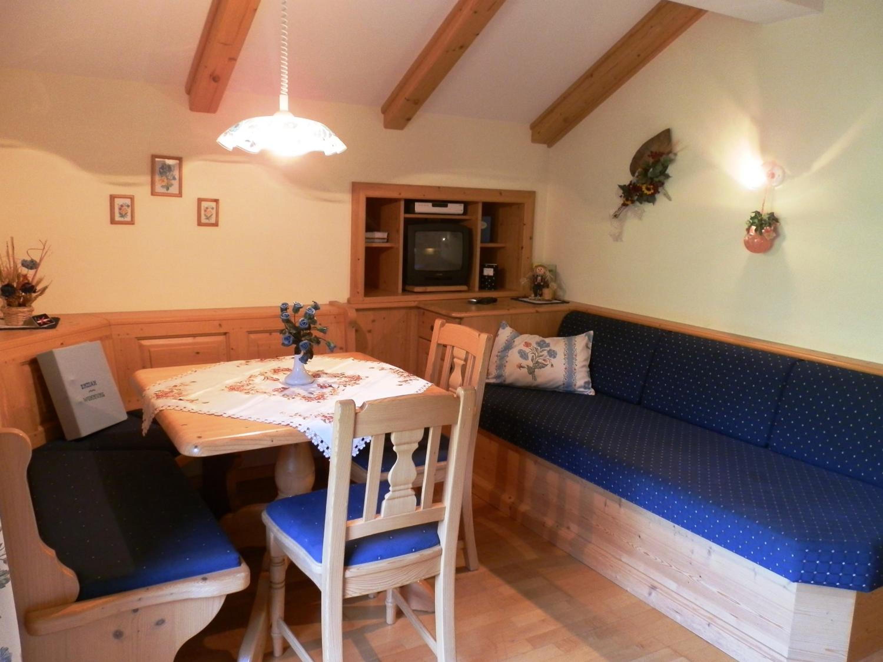Two-Bedroom Apartment with Balcony - Photo 7