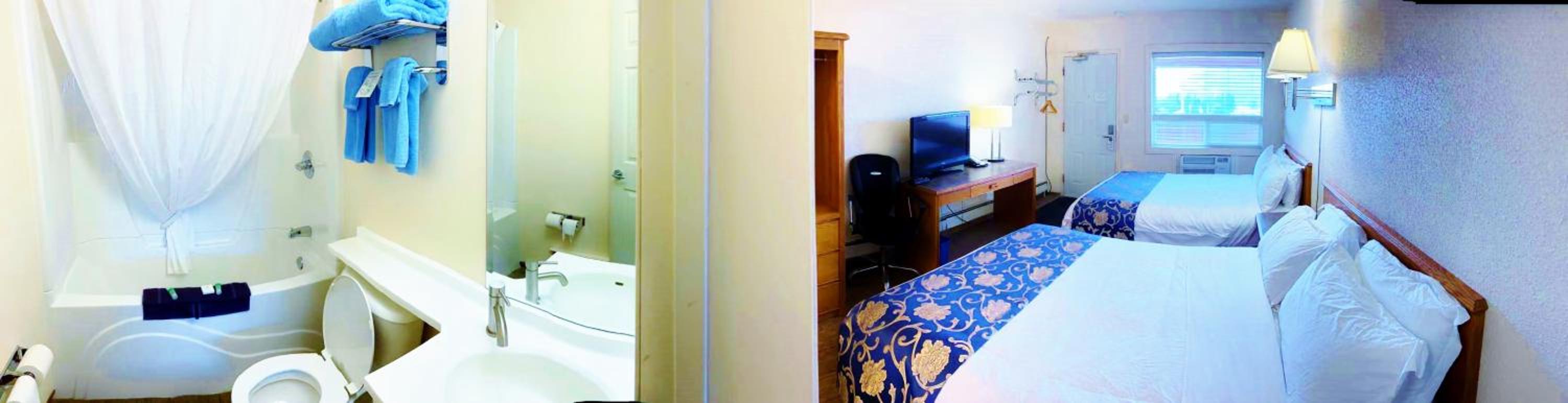 Queen Room with Two Queen Beds photo 1