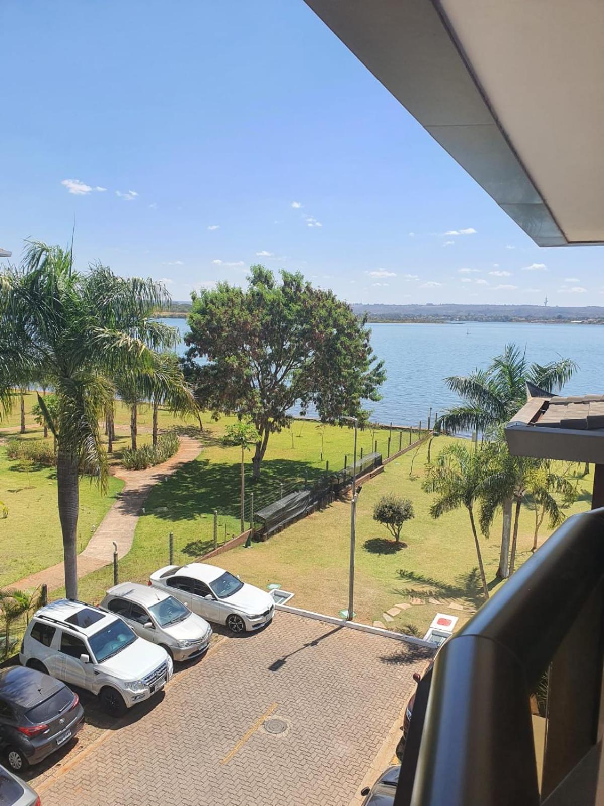 Apartment with Lake View - Photo 5