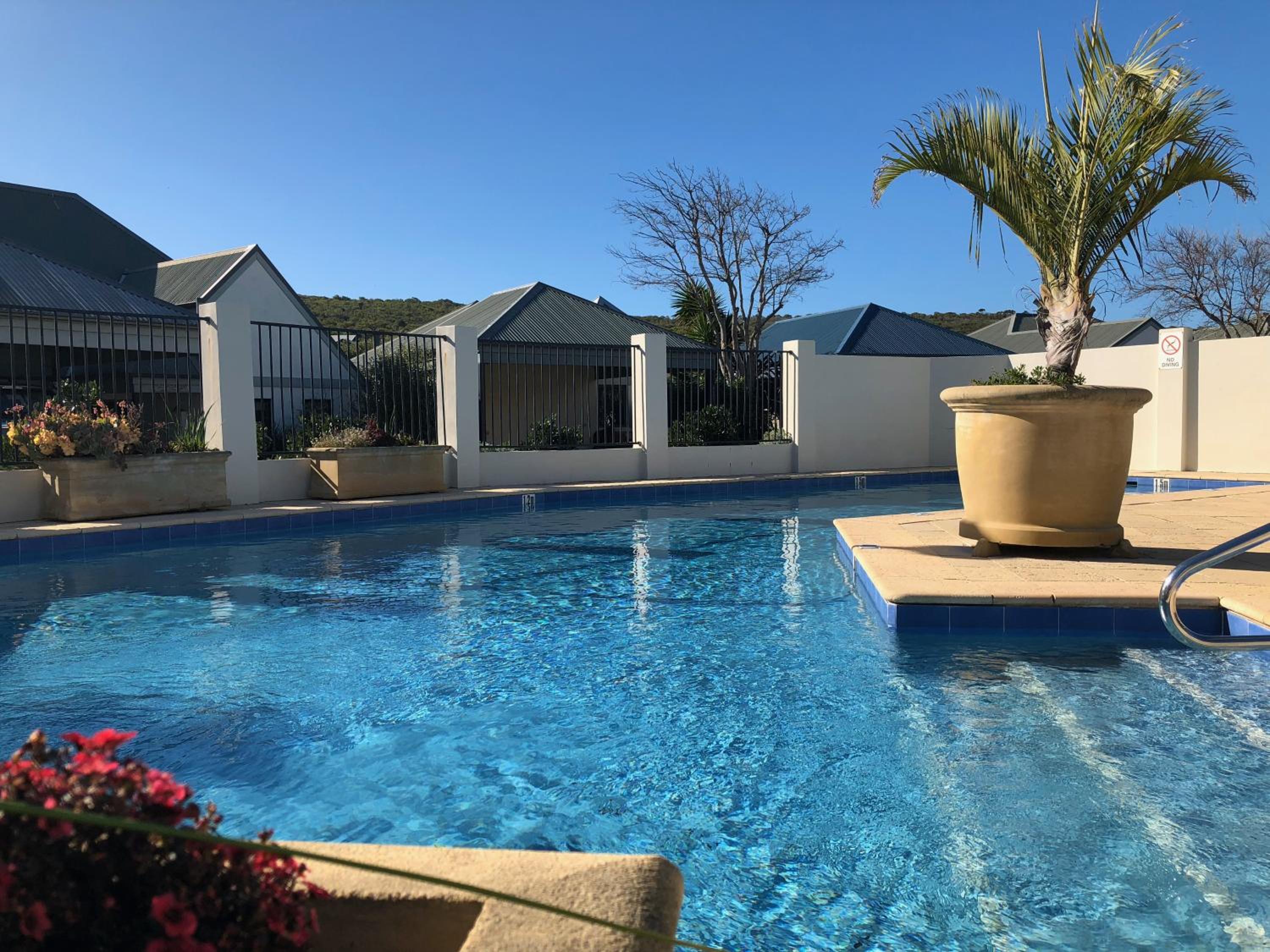  Executive Break Beach House with outdoor spa and ocean views photo 3