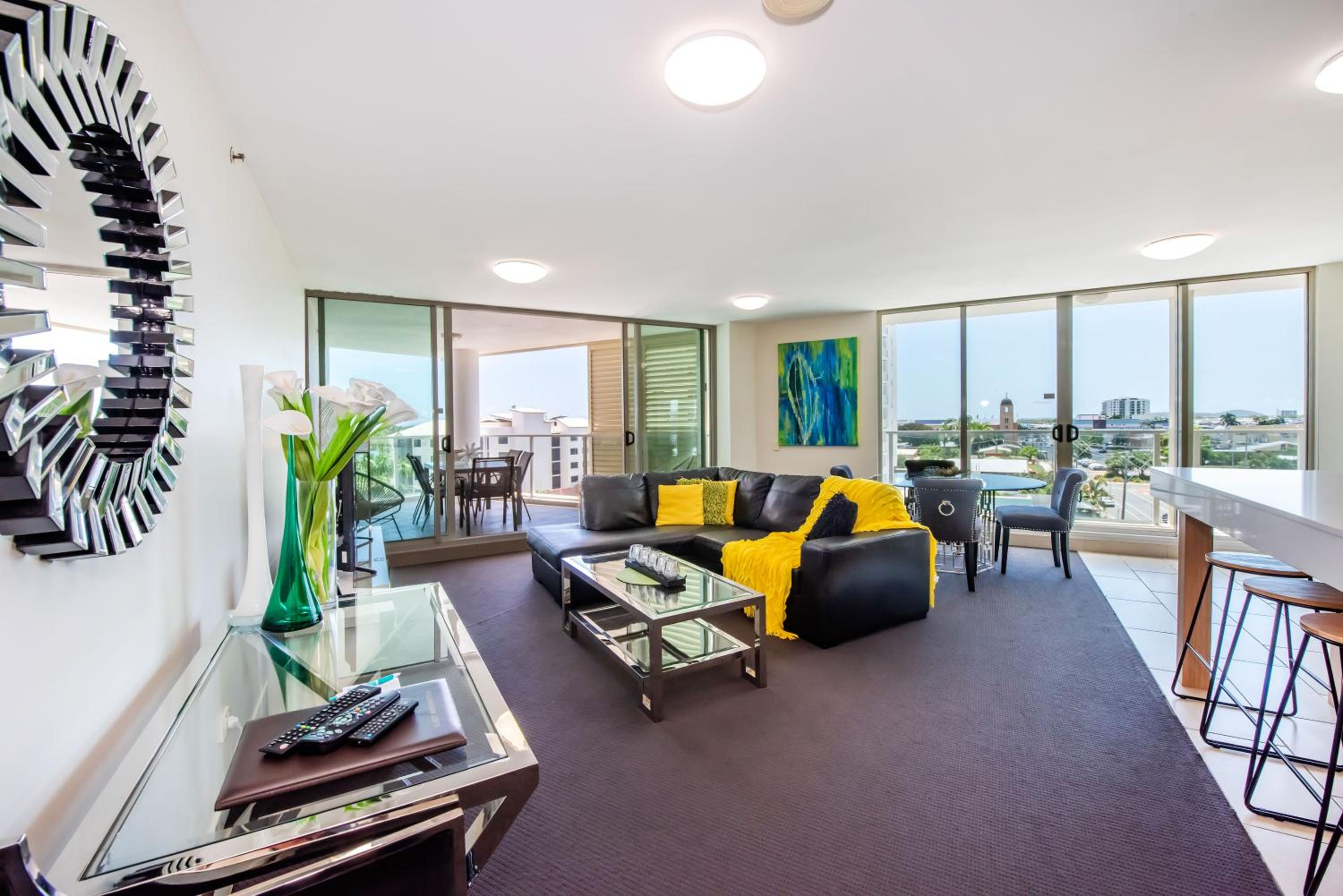 Three-Bedroom Apartment photo 2
