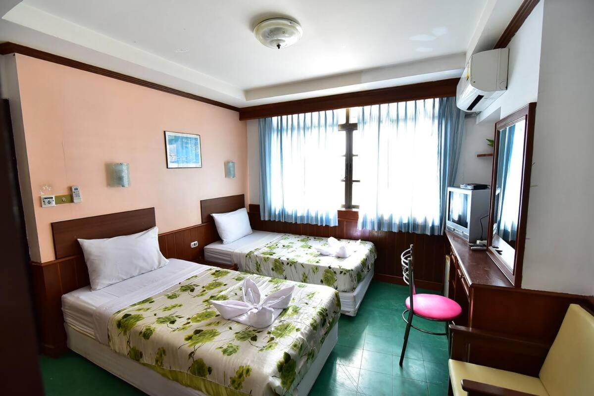 Standard Twin Room photo 2