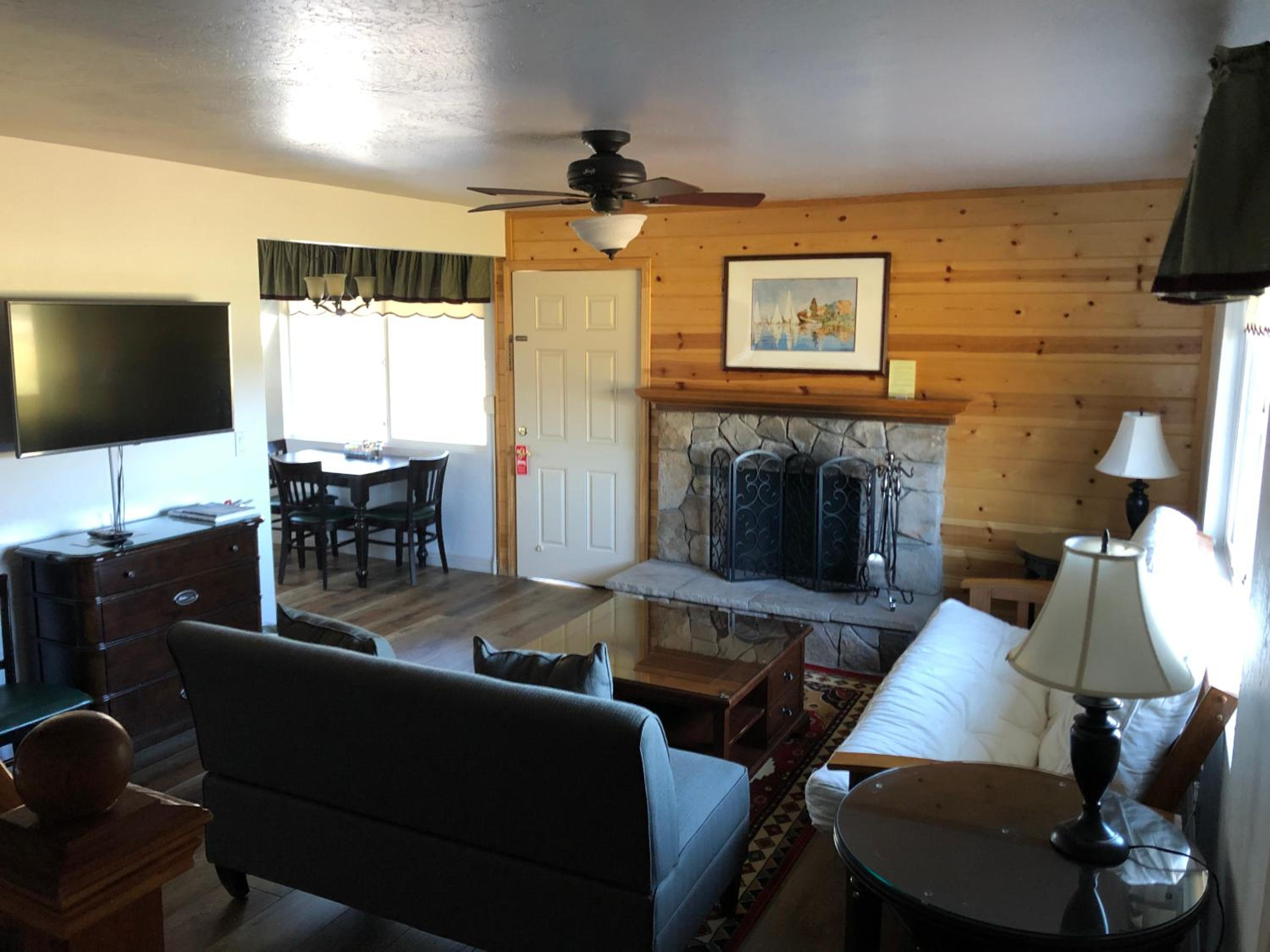 Deluxe Family Suite