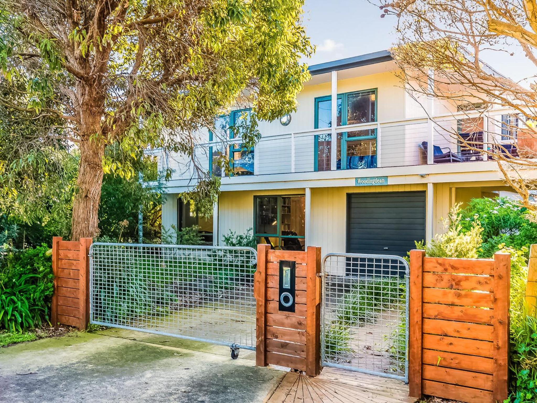 Four-Bedroom House photo 2