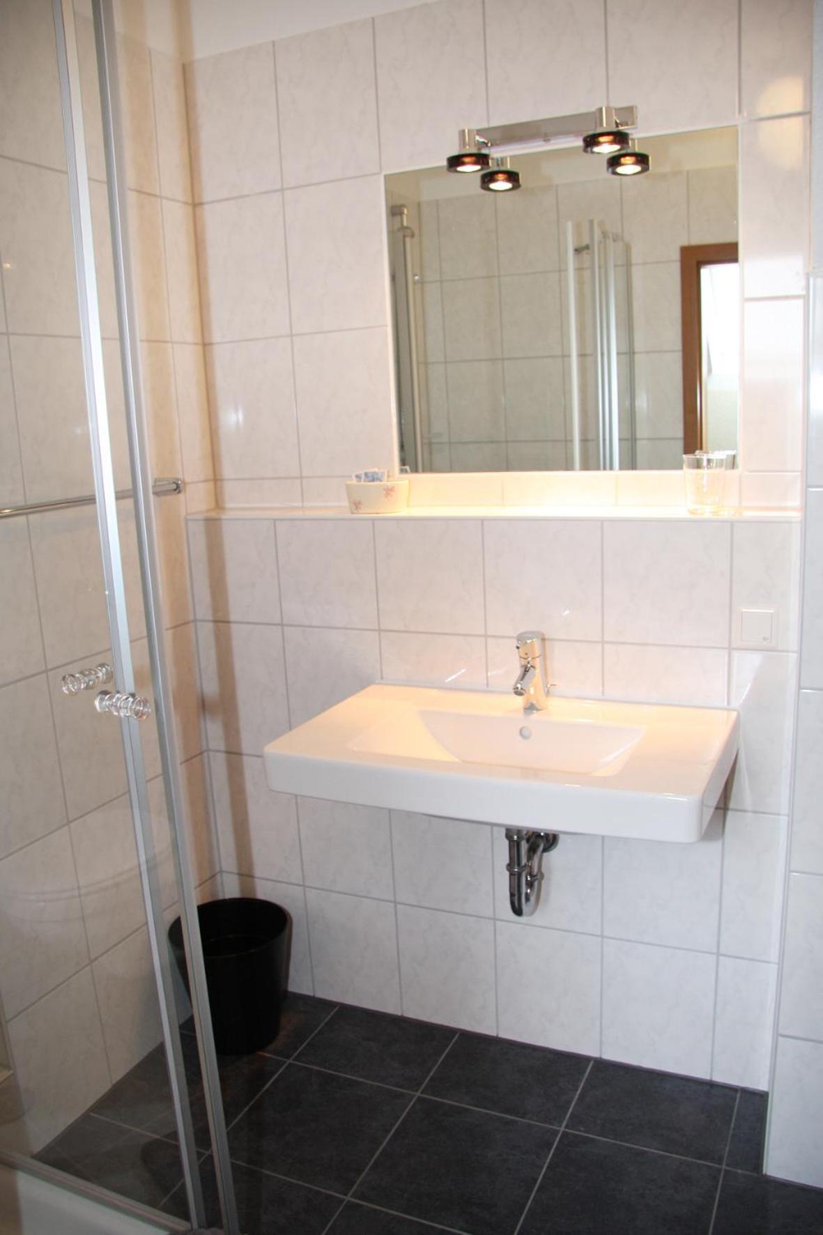 Standard Double Room - Photo 3