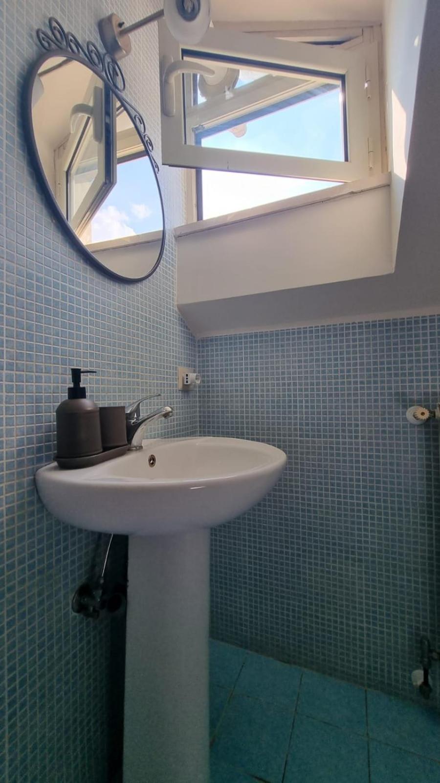One-Bedroom Apartment - Photo 16
