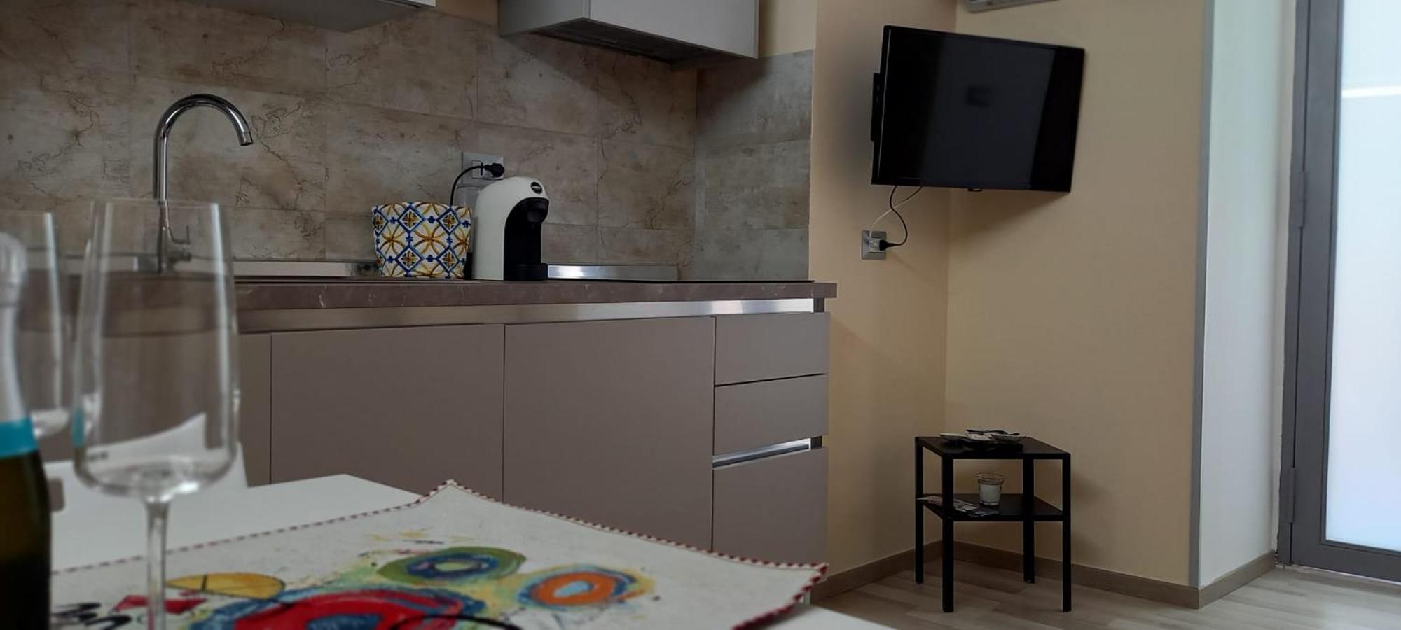 One-Bedroom House - Photo 32