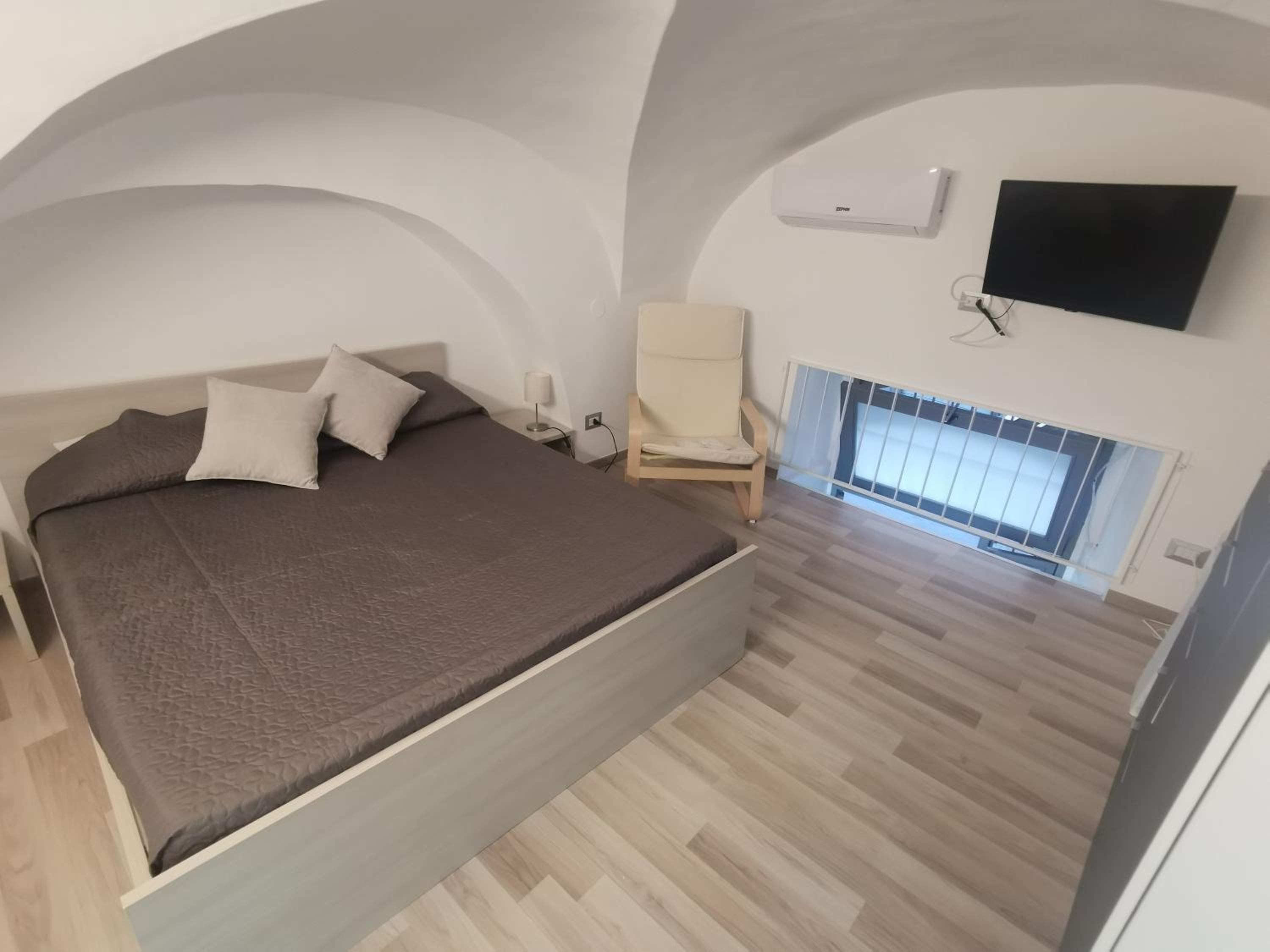 One-Bedroom House - Photo 4