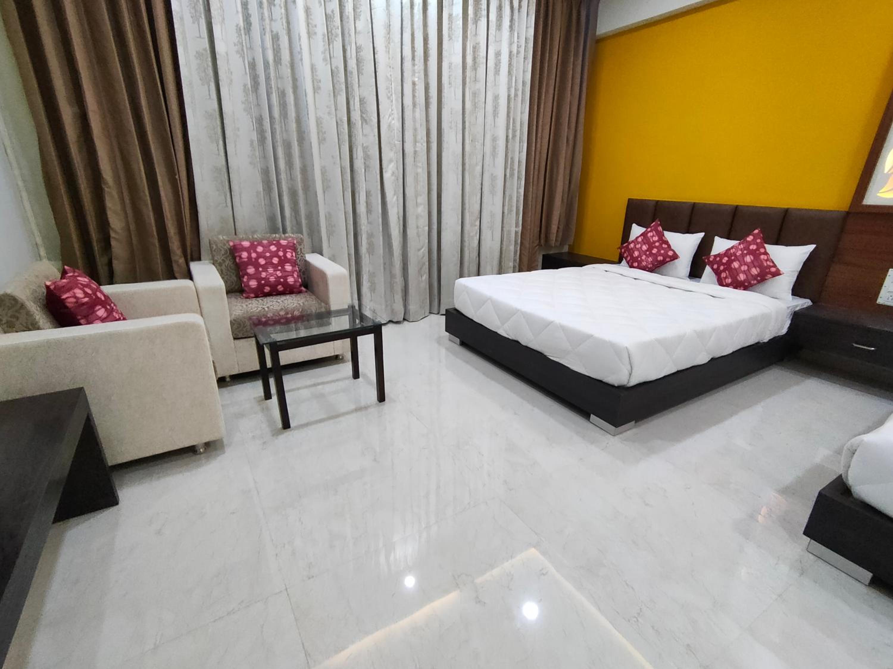 Superior Queen Room with Two Queen Beds - Photo 18