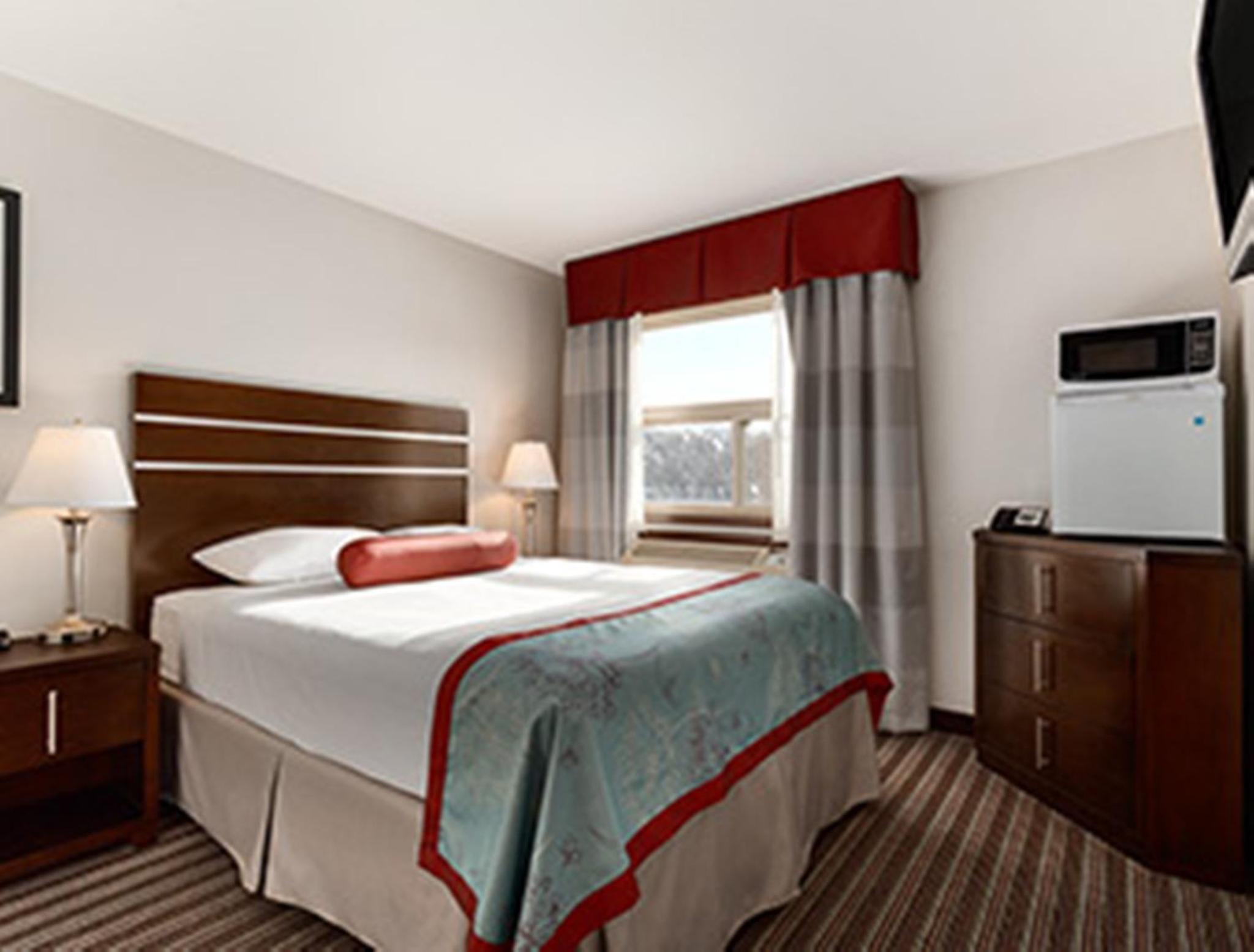 King Room - Non-Smoking - Photo 1
