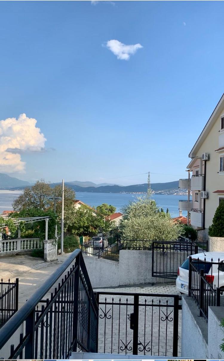 Apartment with Sea View photo 2