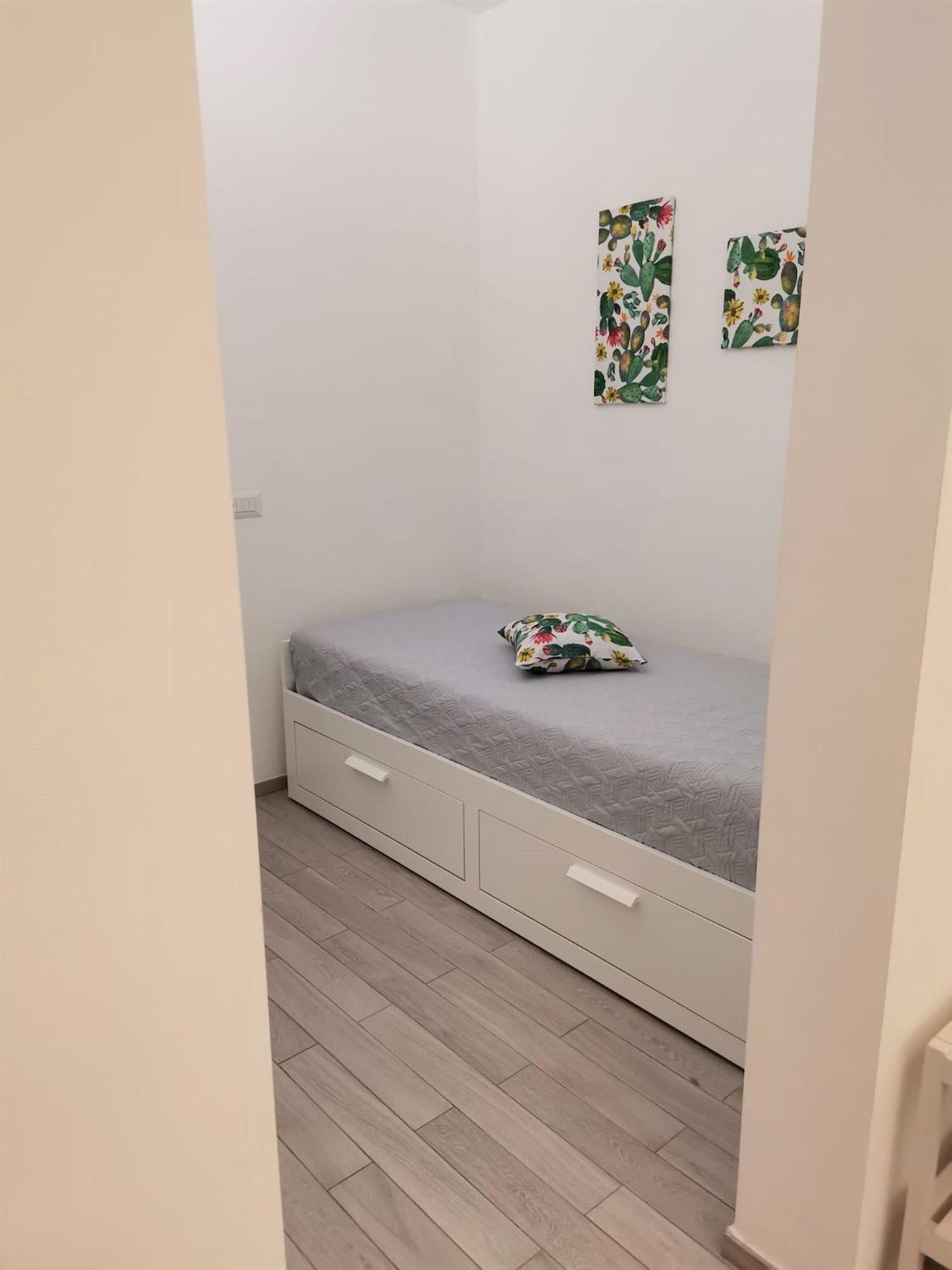 Double Room with Private Bathroom - Photo 6