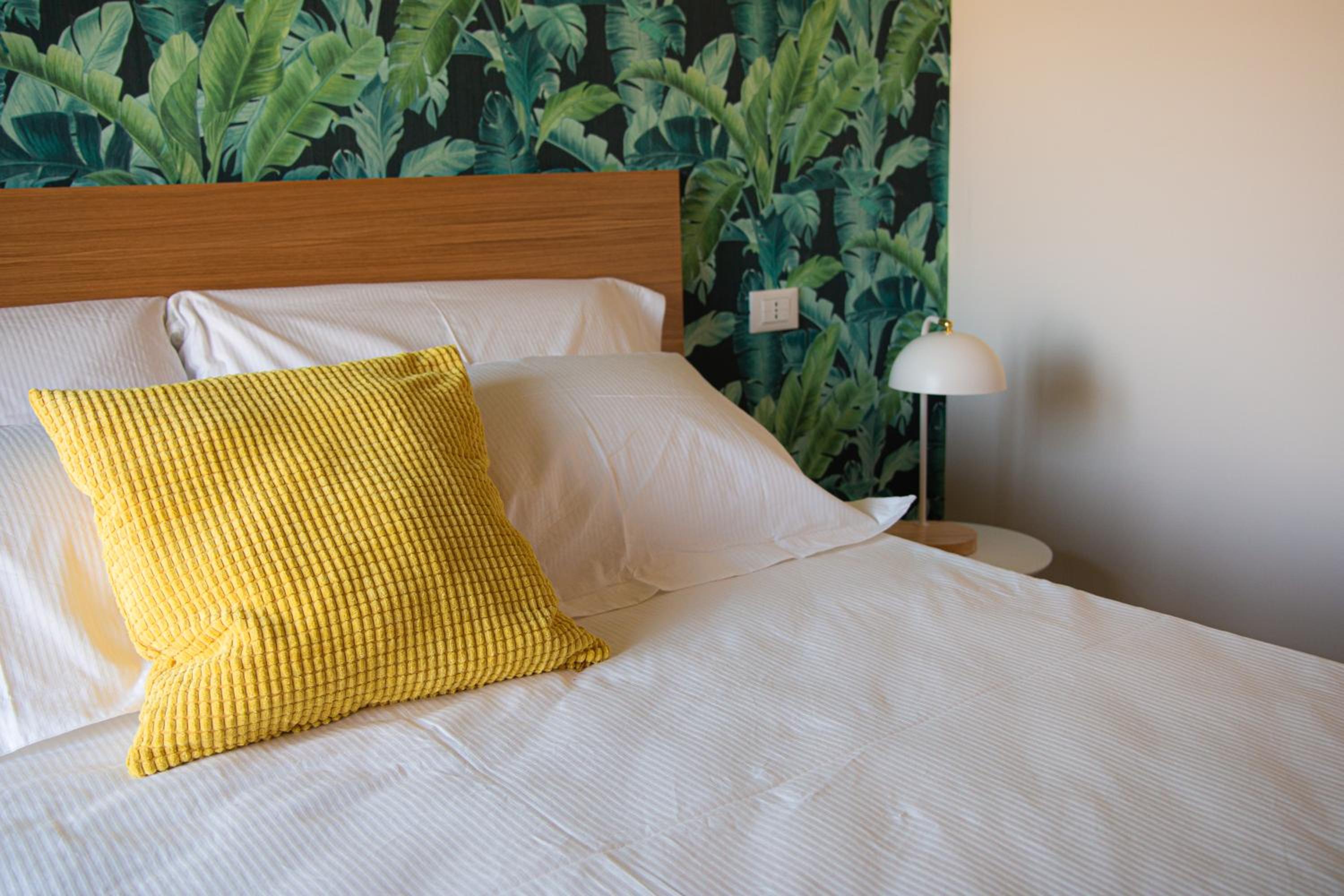 Double Room with Balcony - Photo 13