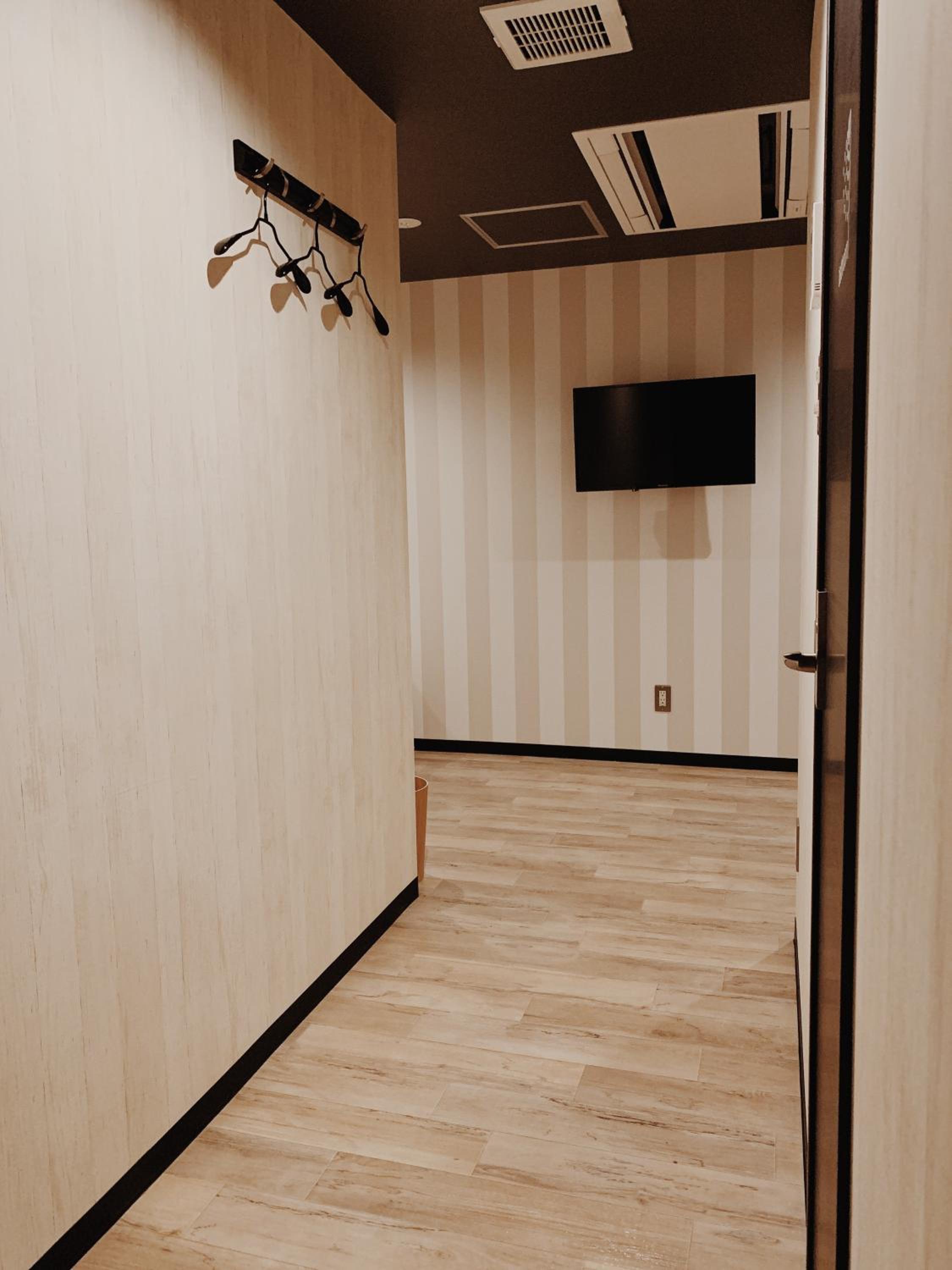 Double Room with Sofa Bed with Private Bathroom - Photo 5