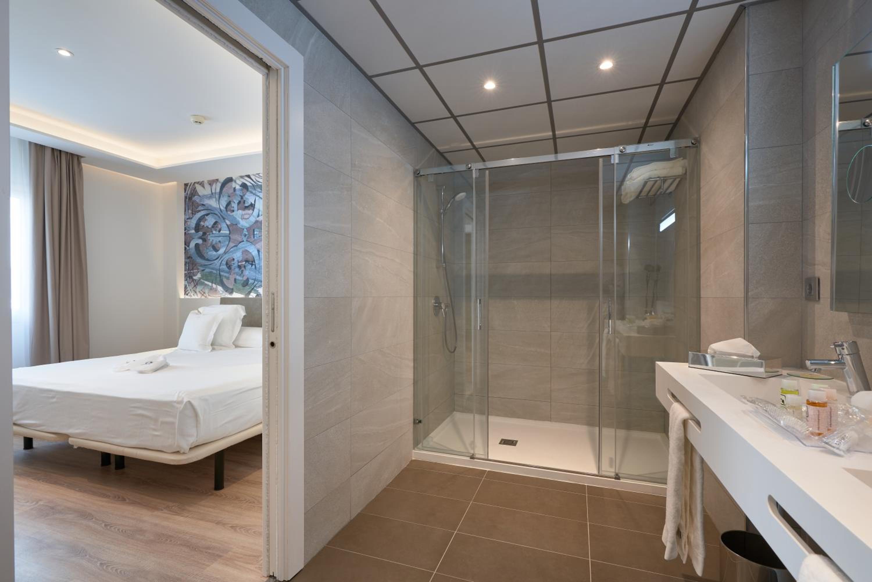 Junior Suite - Photo 13