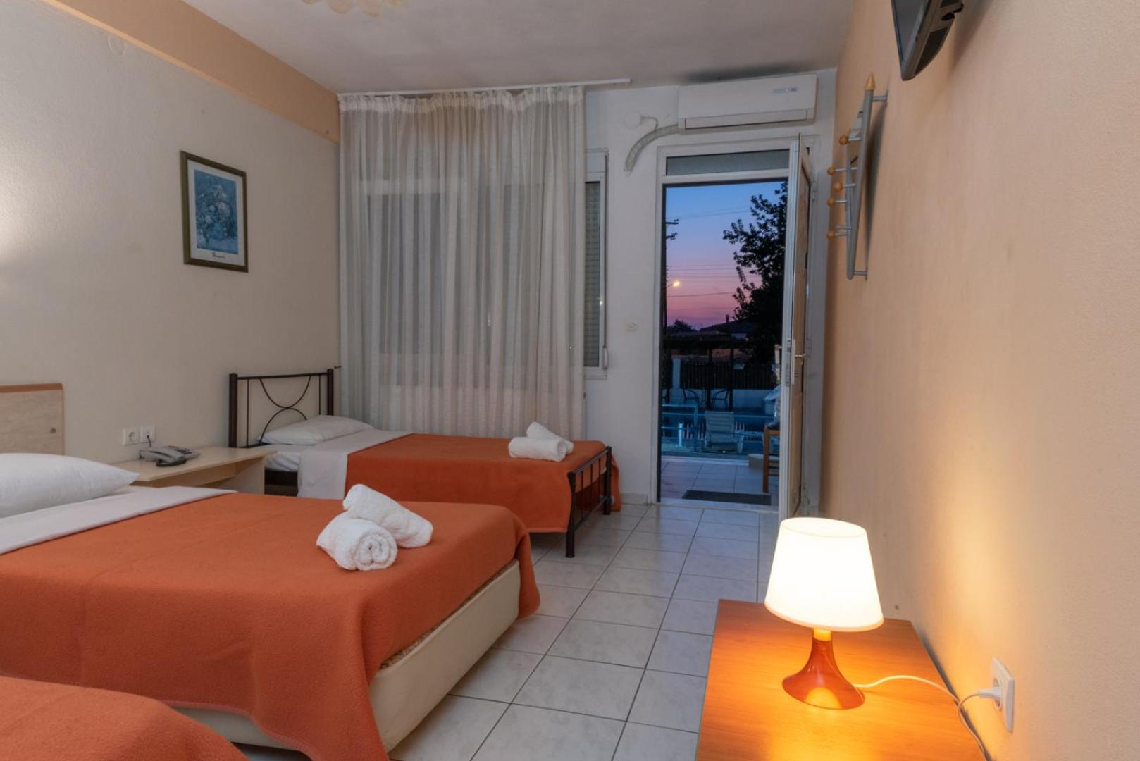 Triple Room - Photo 6