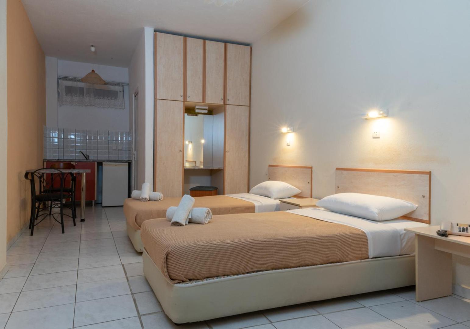 Twin Room - Photo 1
