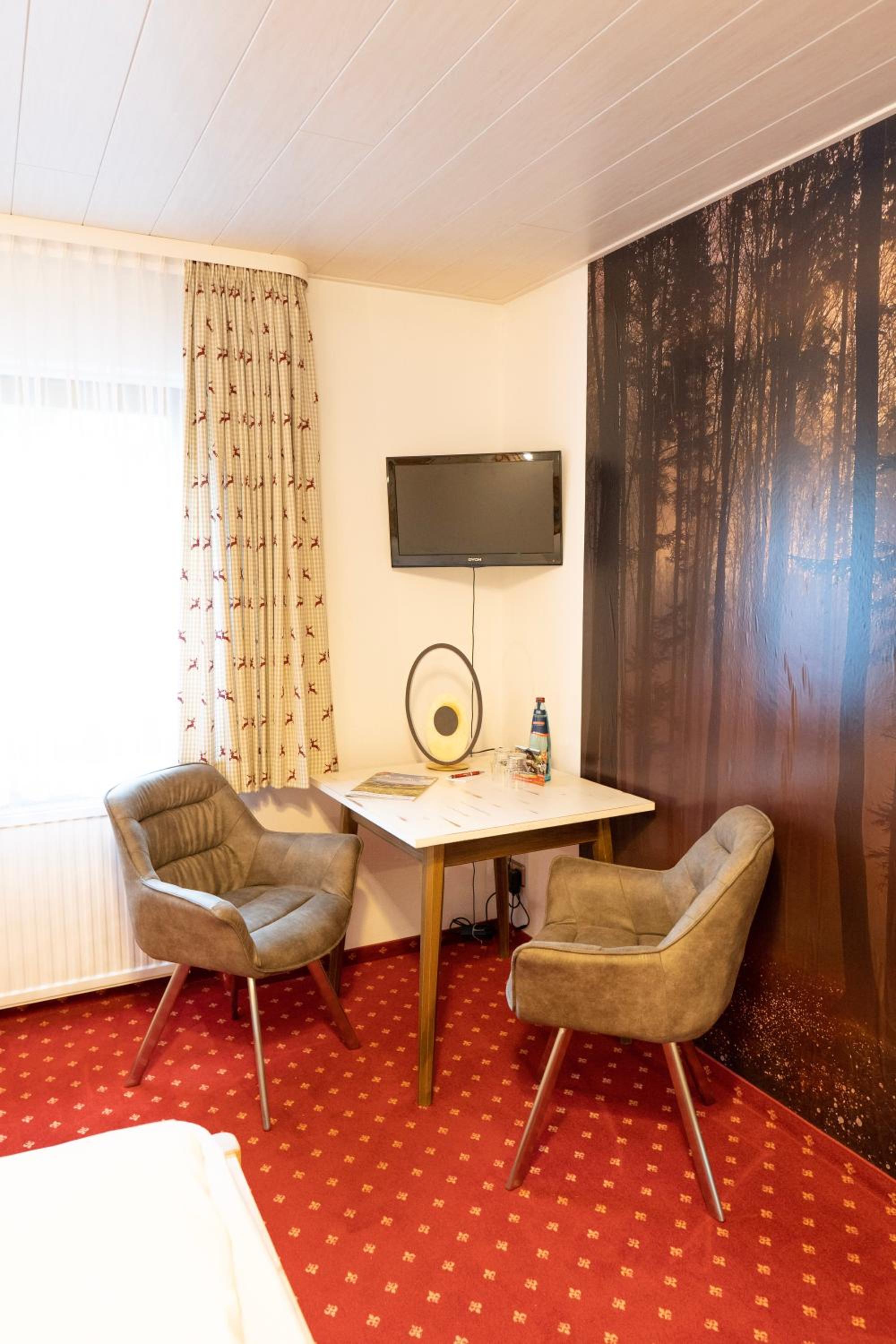 Double Room with Private Bathroom - Photo 11