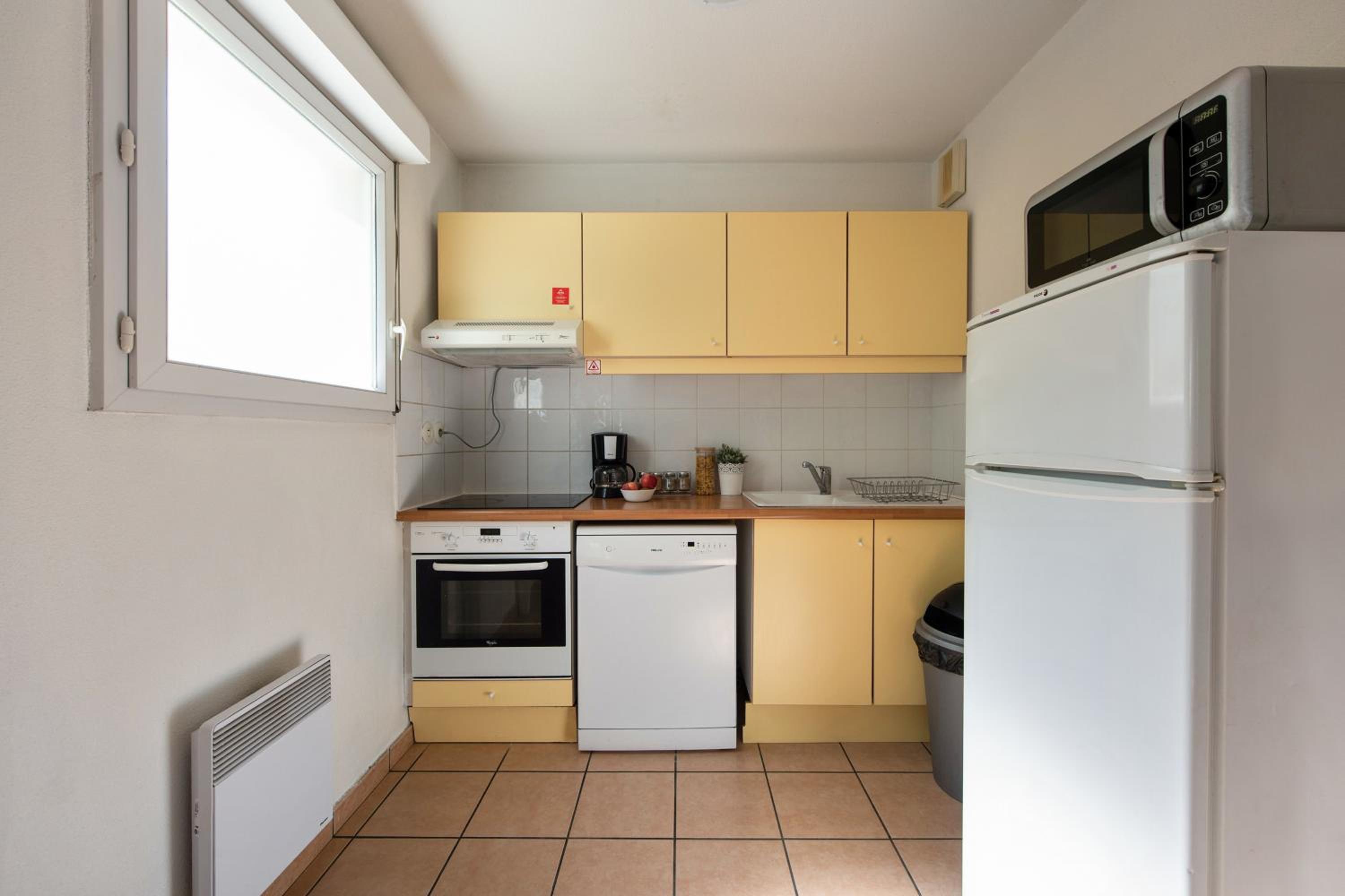 Two Bedroom Apartment  - Photo 2