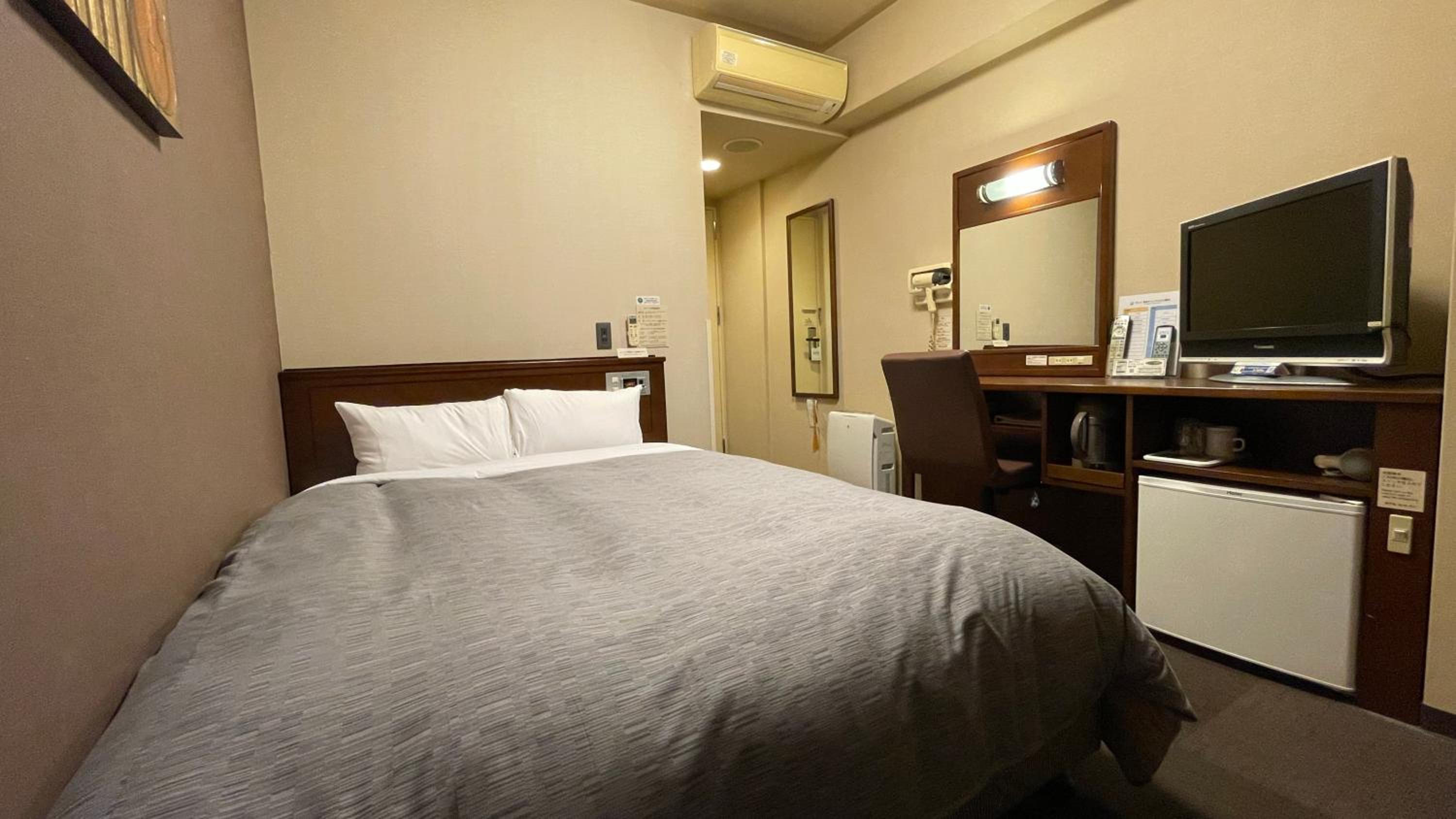 Double Room with Small Double Bed - Non-Smoking - Photo 2